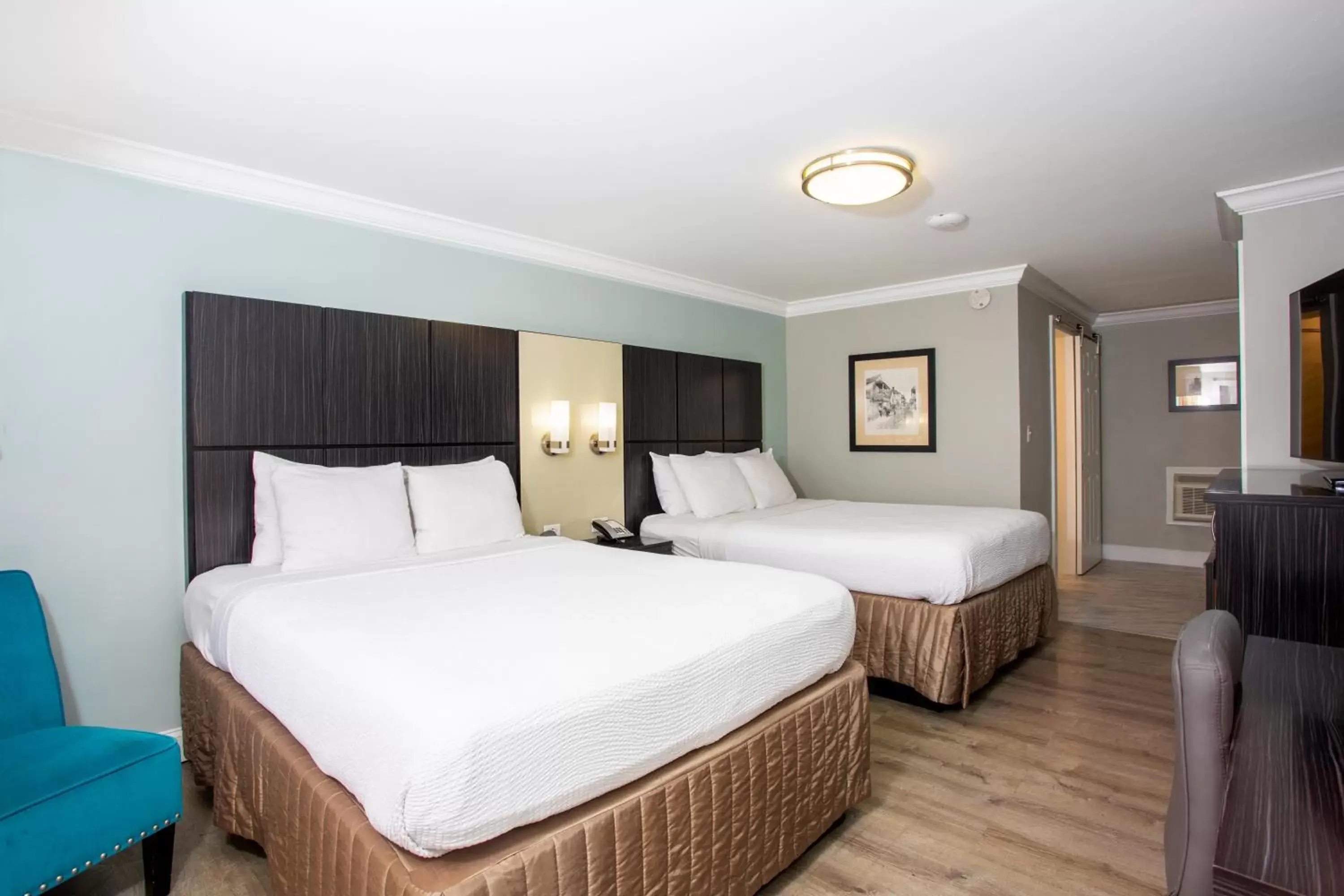 Photo of the whole room, Bed in Best Western Bayfront