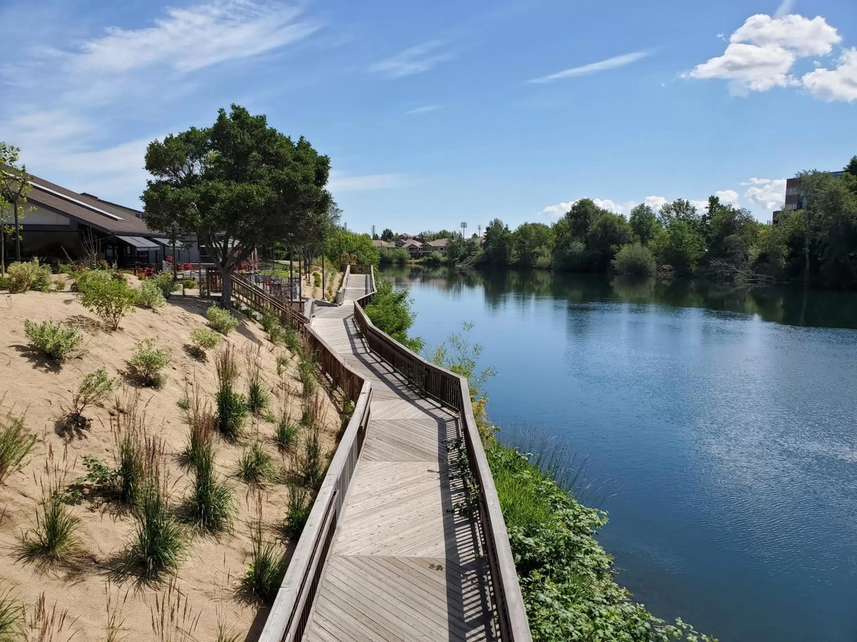 Hiking, River View in Ruby River Hotel