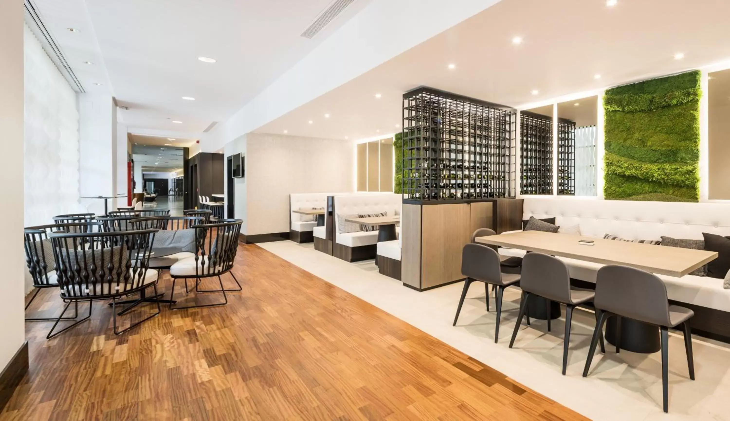 Restaurant/places to eat in Ilunion Pio XII Restaurant/places to eat in Ilunion Pio XII