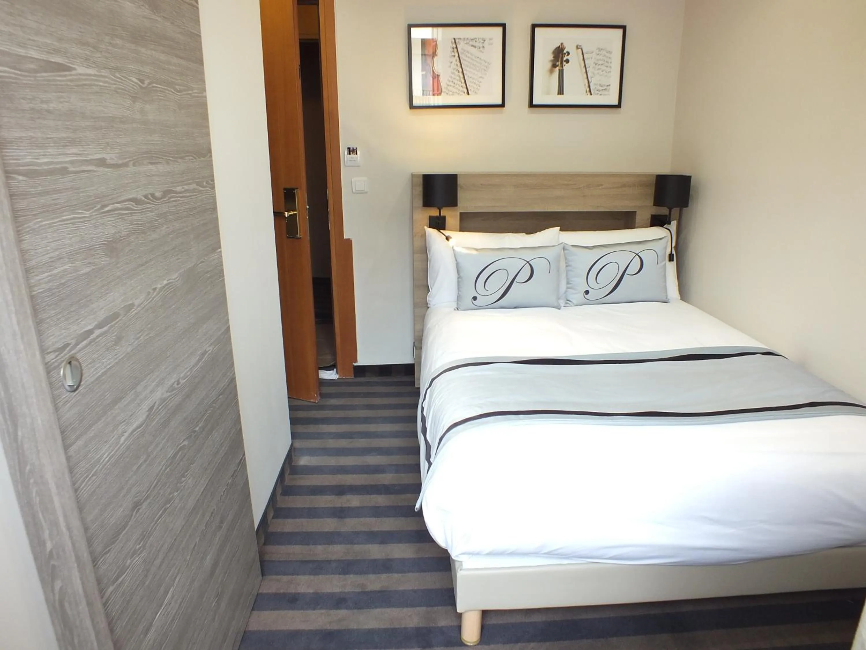 Bedroom, Bed in Hotel Paganini