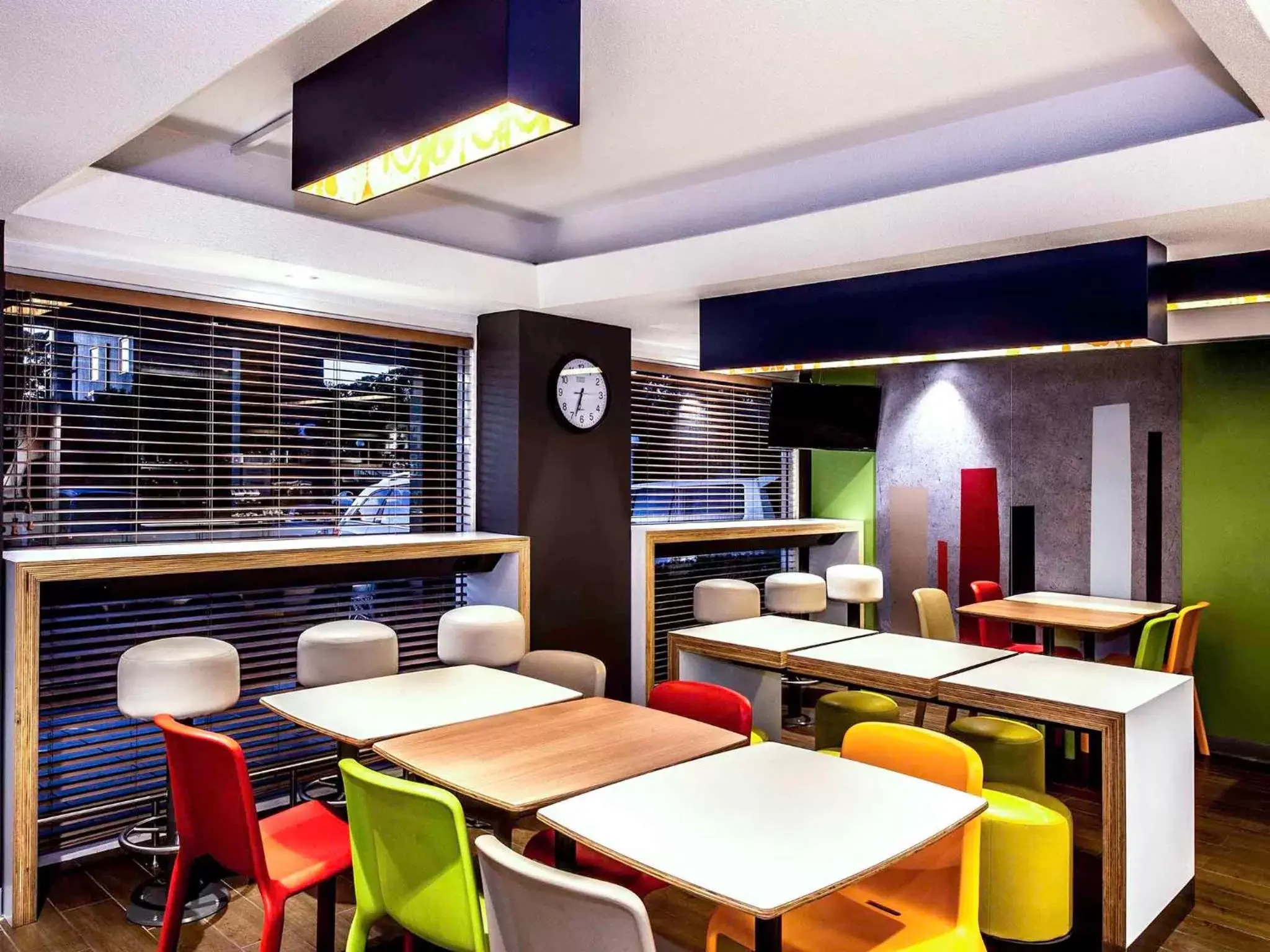 Restaurant/Places to Eat in ibis Budget - Enfield