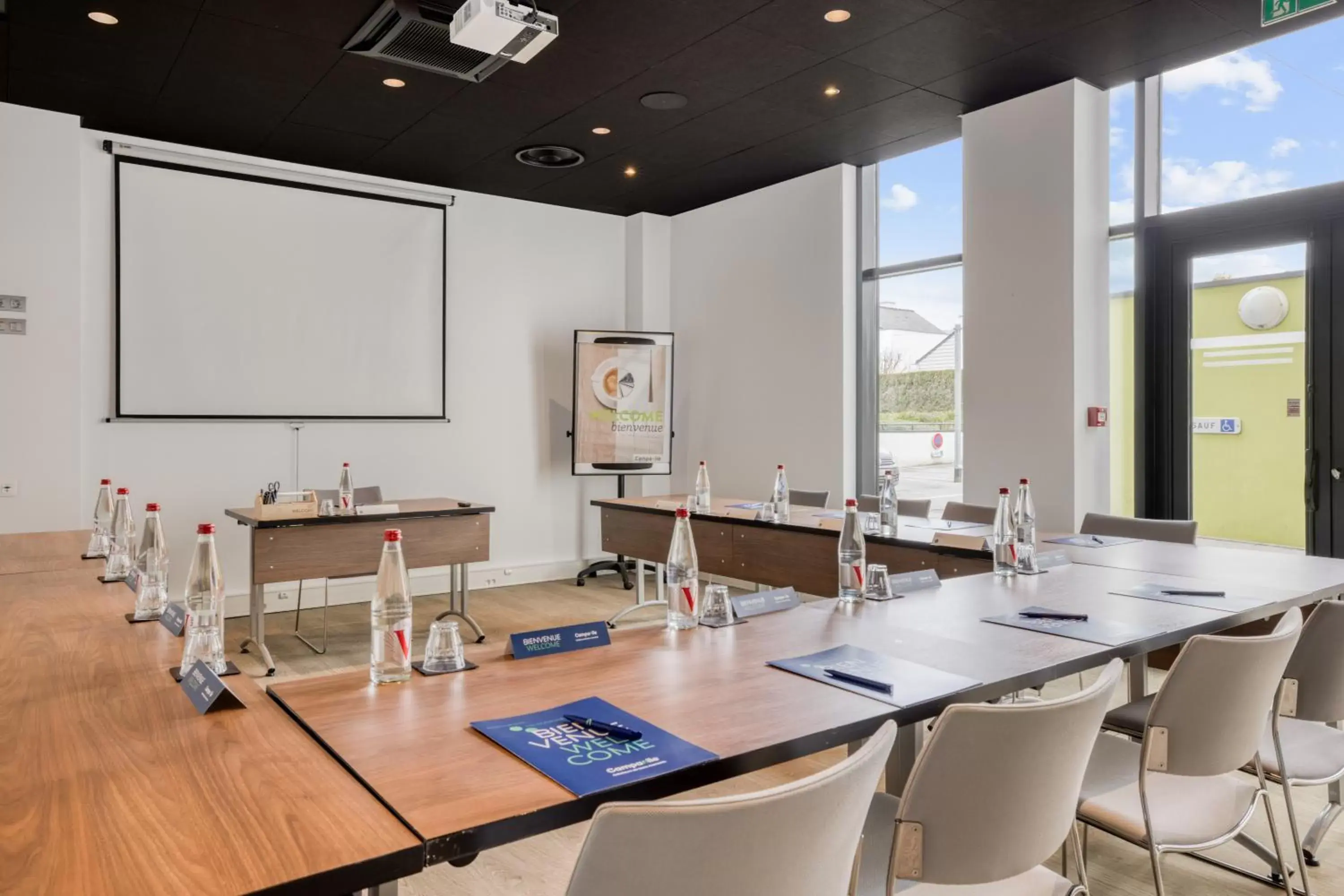 Meeting/conference room in Campanile Rennes Sud - Saint Jacques