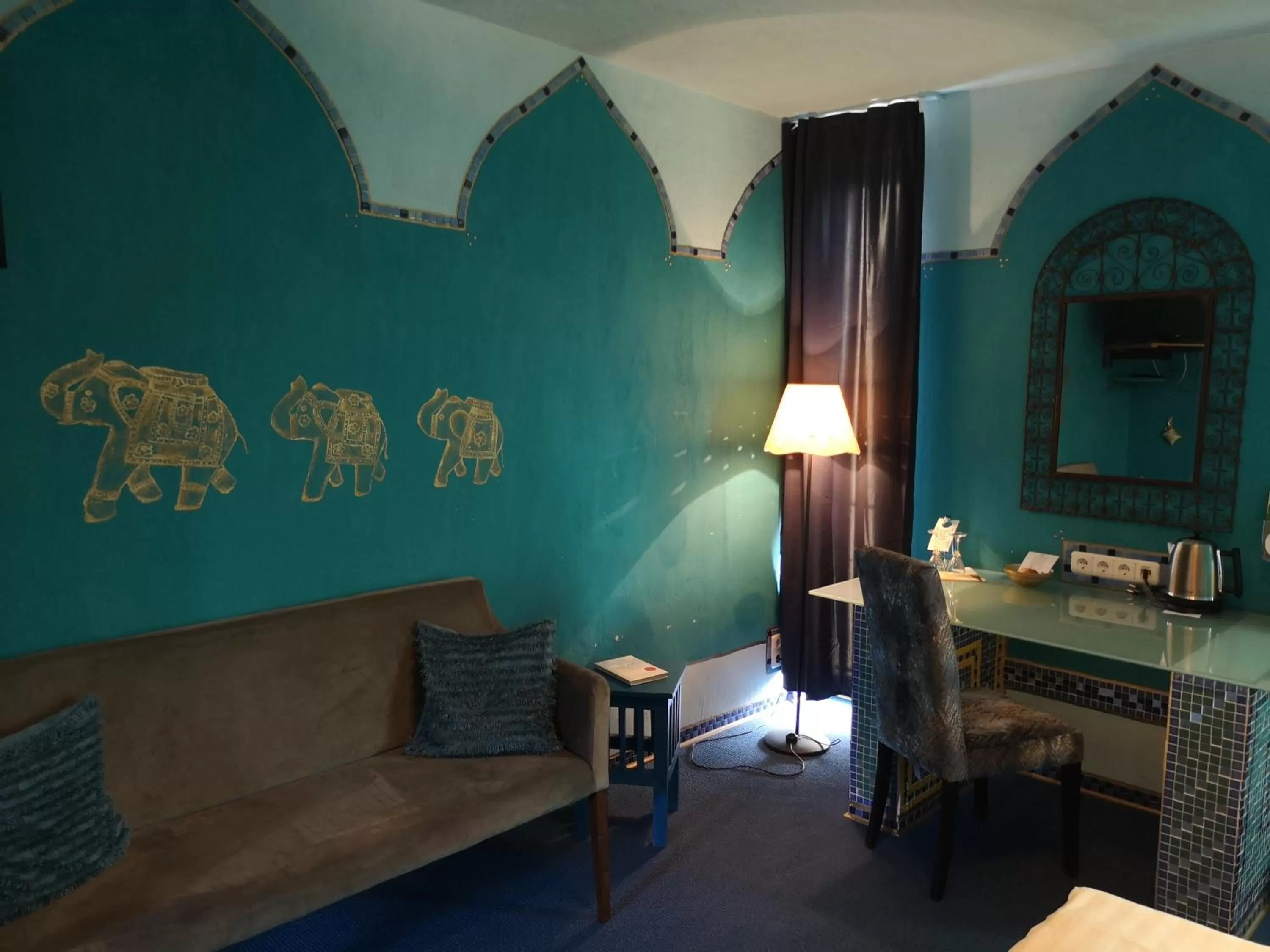 Photo of the whole room in Hotel Goldflair am Rathaus