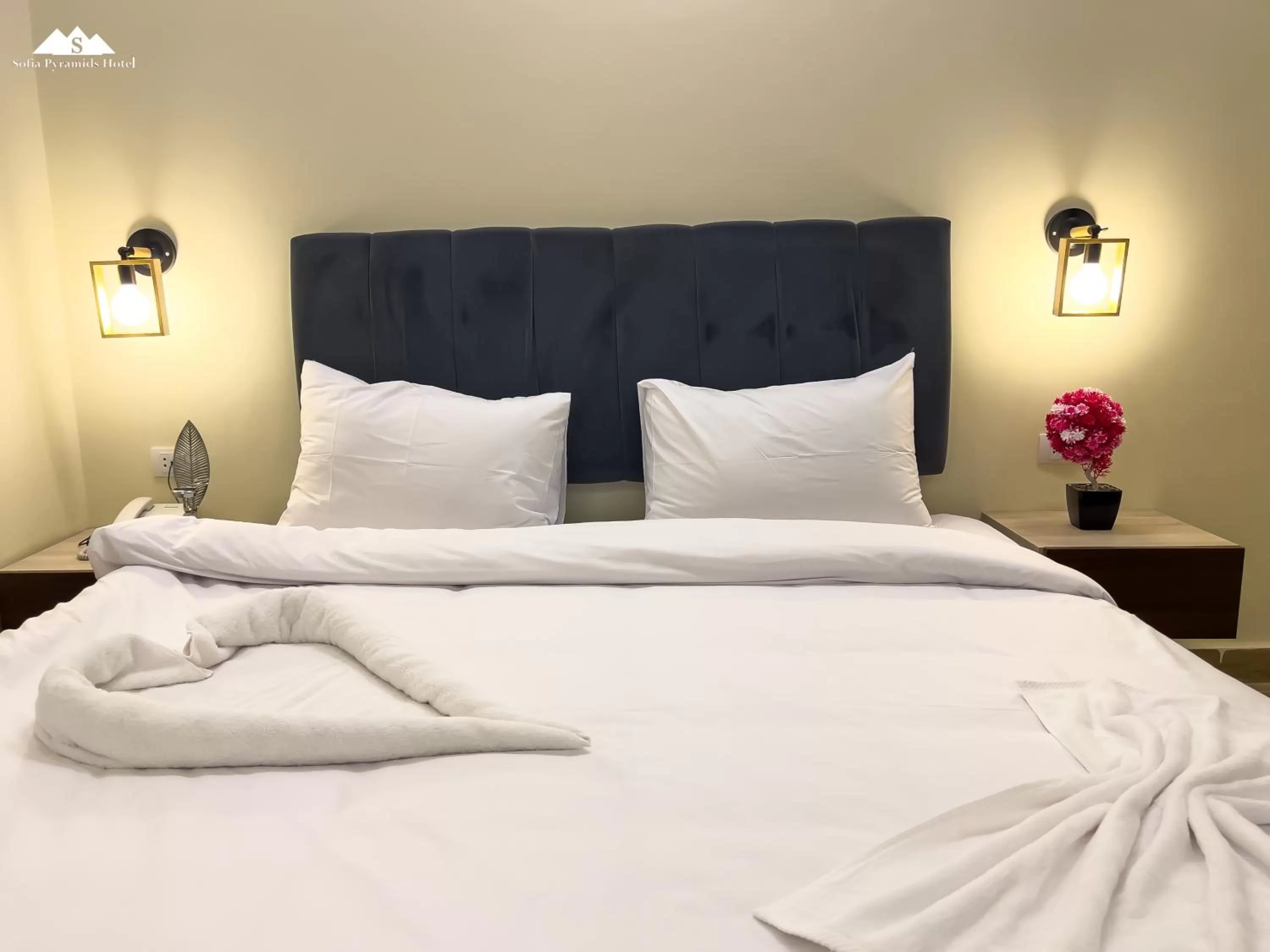 Bed in Sofia Pyramids Hotel