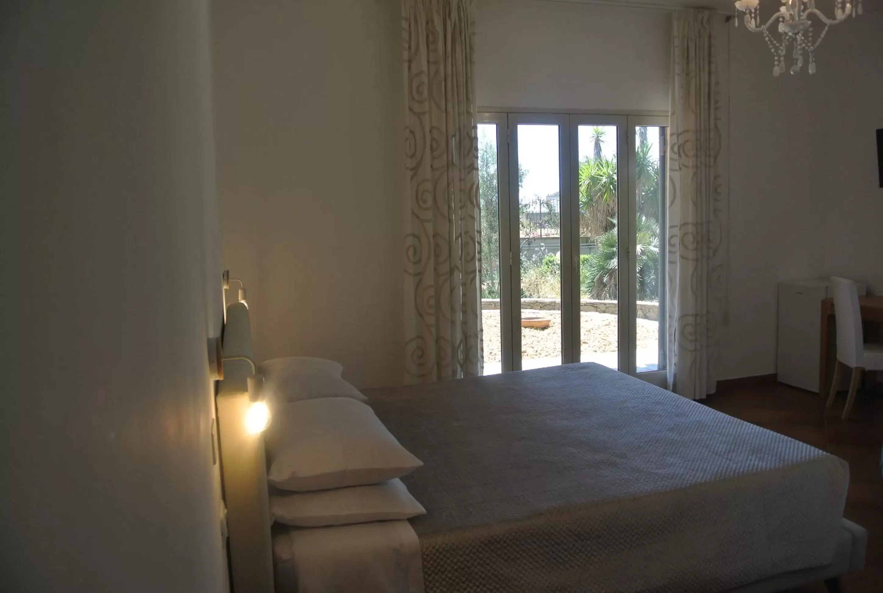 Bedroom, Bed in Villa Carlotta Resort