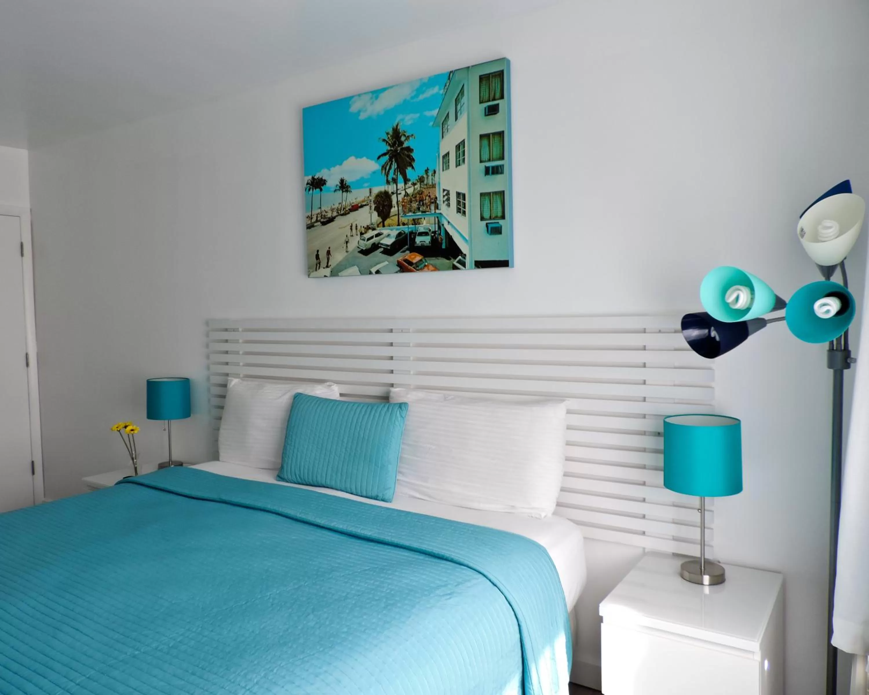 Bedroom, Bed in Snooze