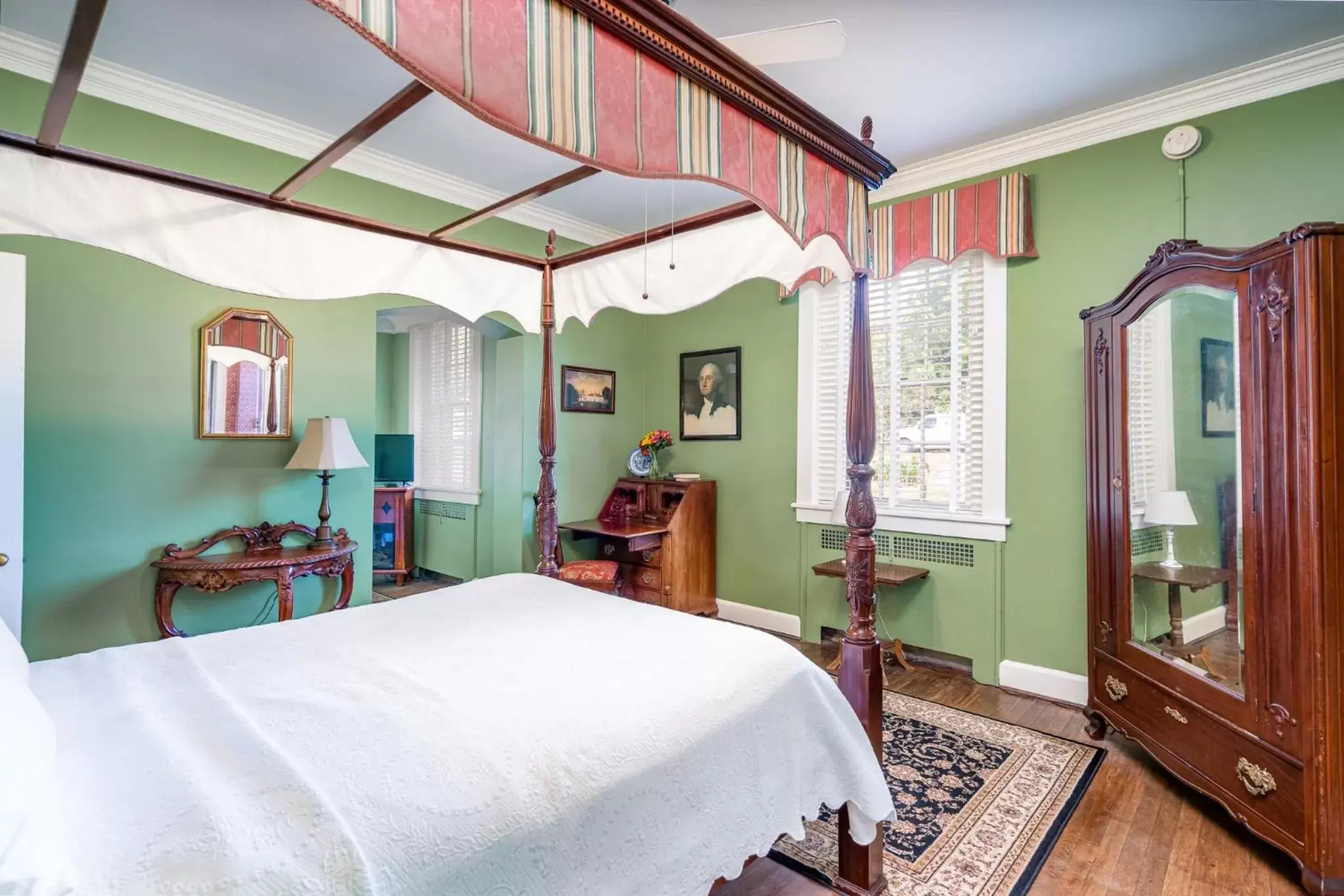 Photo of the whole room in Cedars of Williamsburg Bed & Breakfast