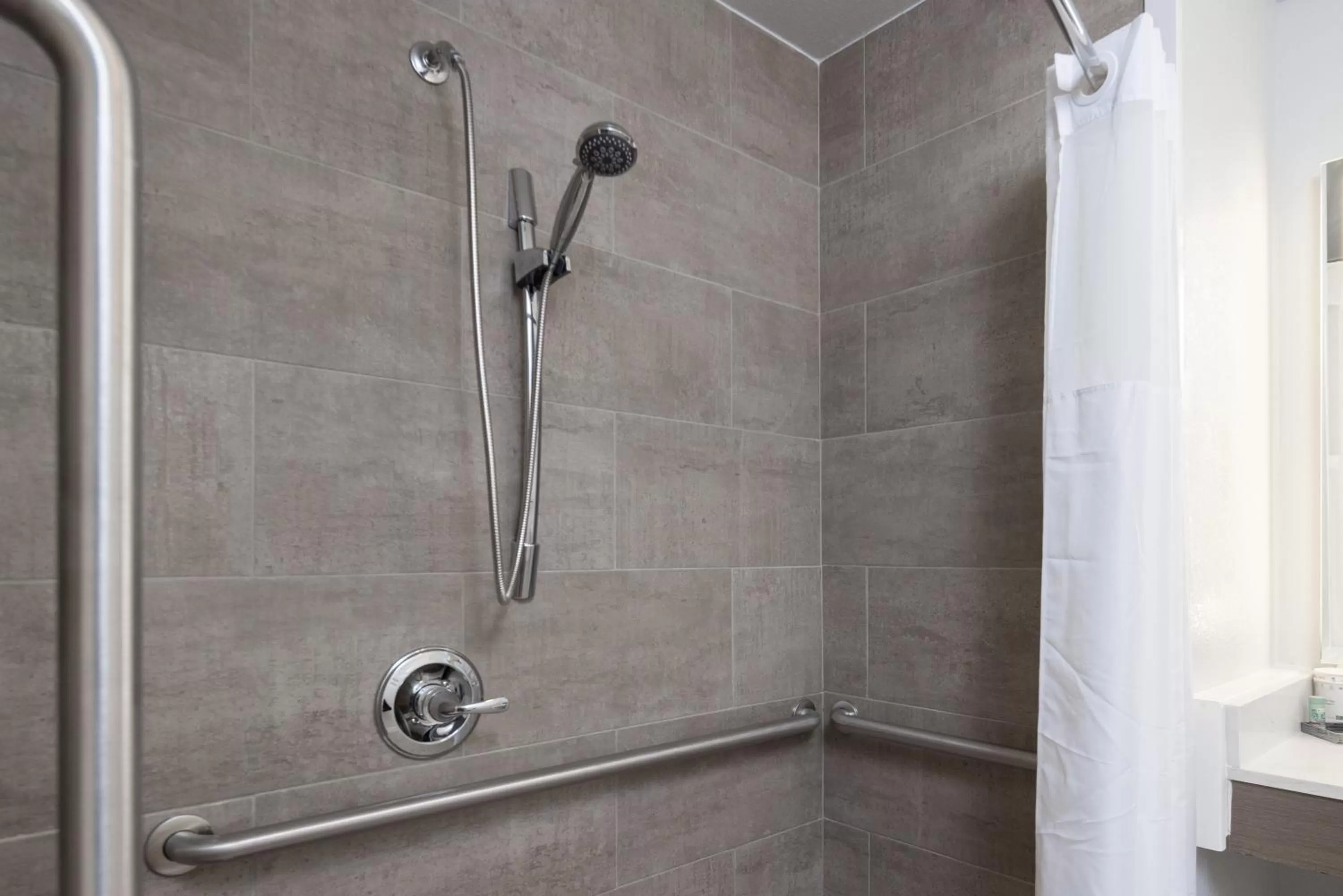 Bathroom in Comfort Inn Hayward - Union City