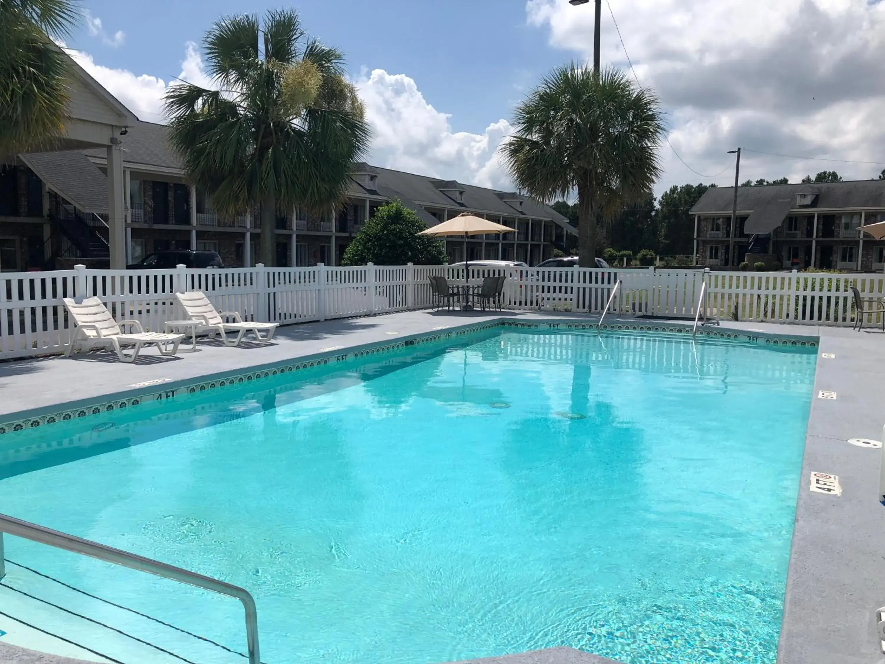 Pool view, Swimming Pool in Days Inn by Wyndham Manning