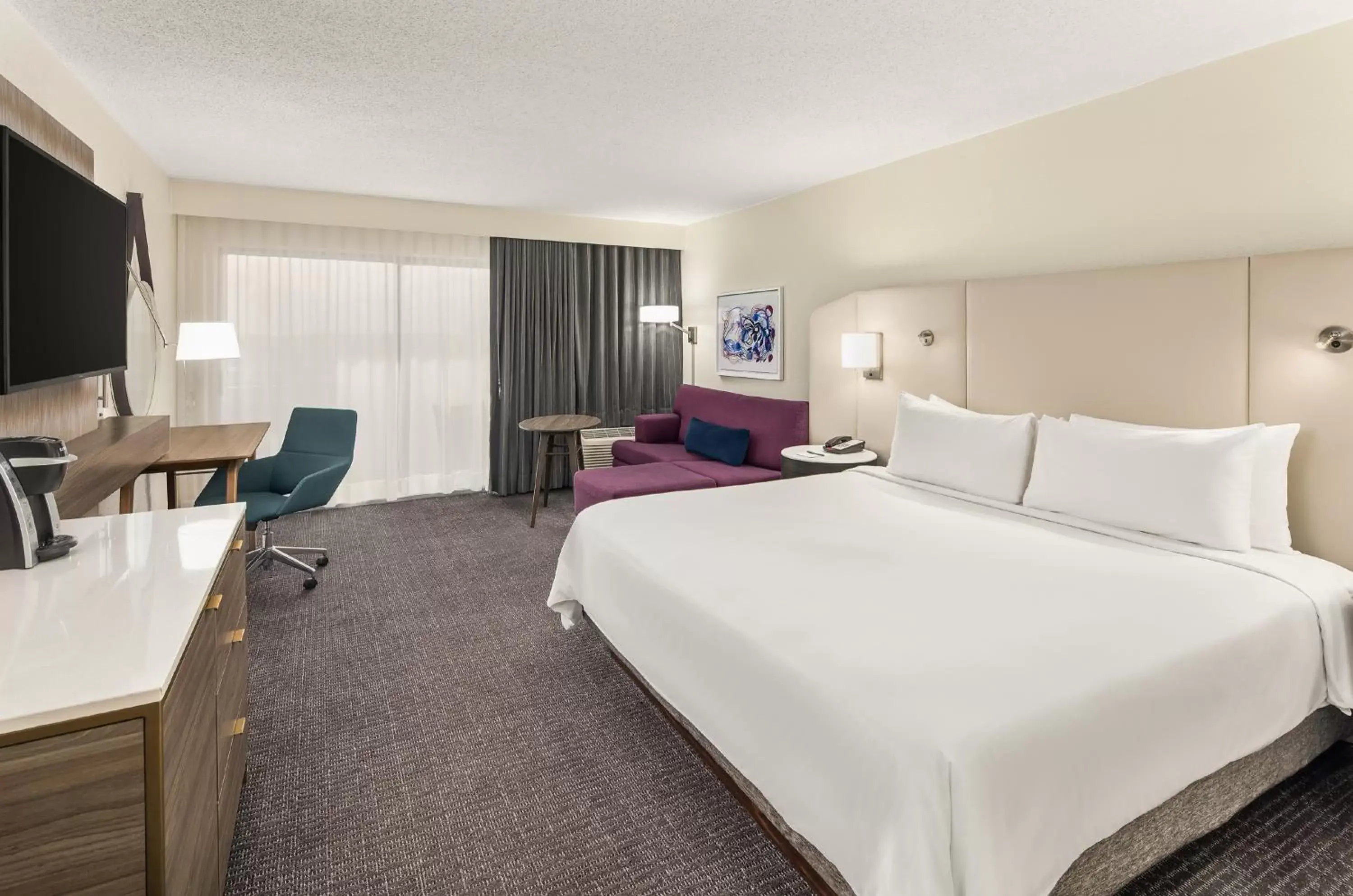 Bedroom in Crowne Plaza Orlando - Lake Buena Vista, an IHG Hotel