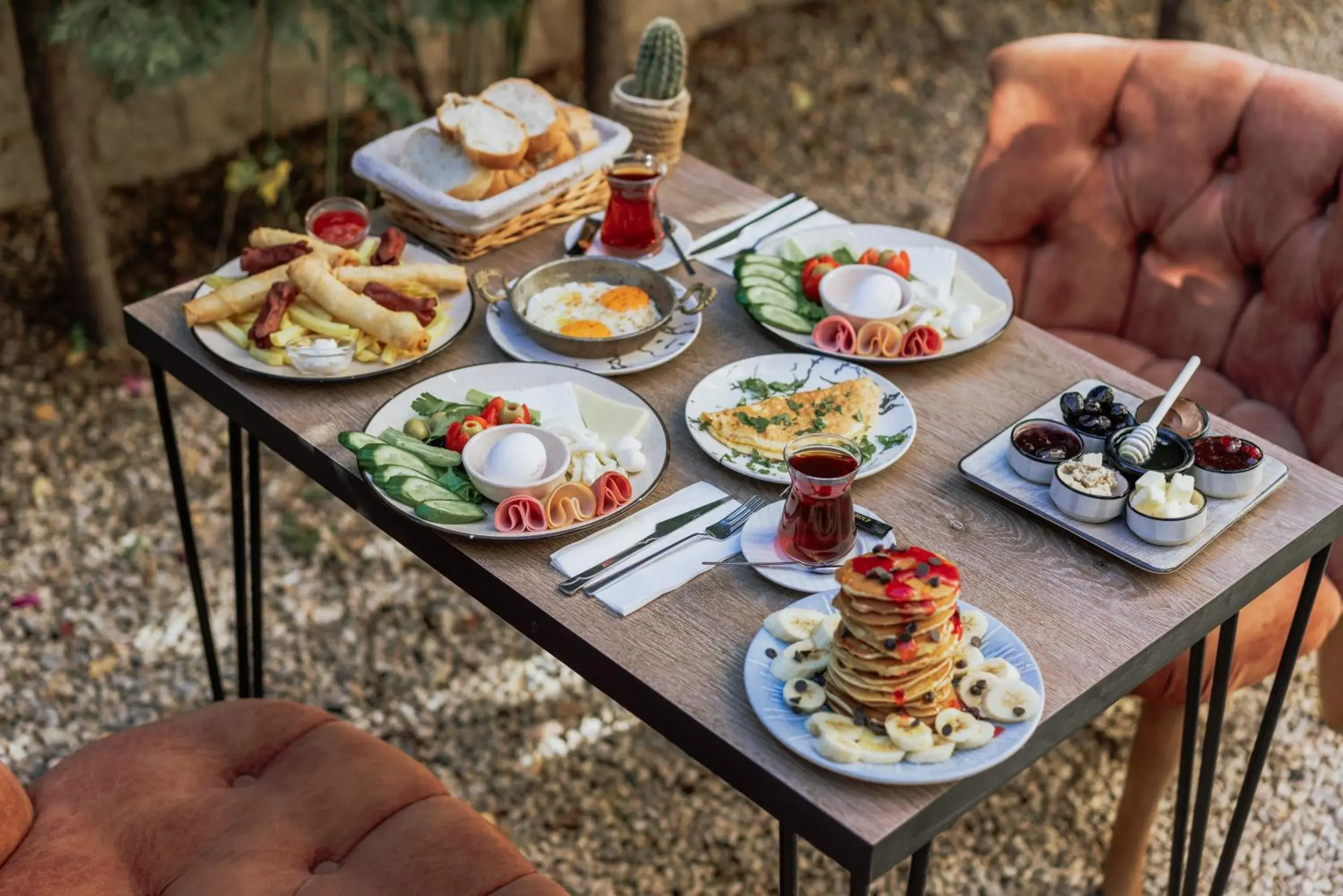 Breakfast in Blackmoon Villa Hotel