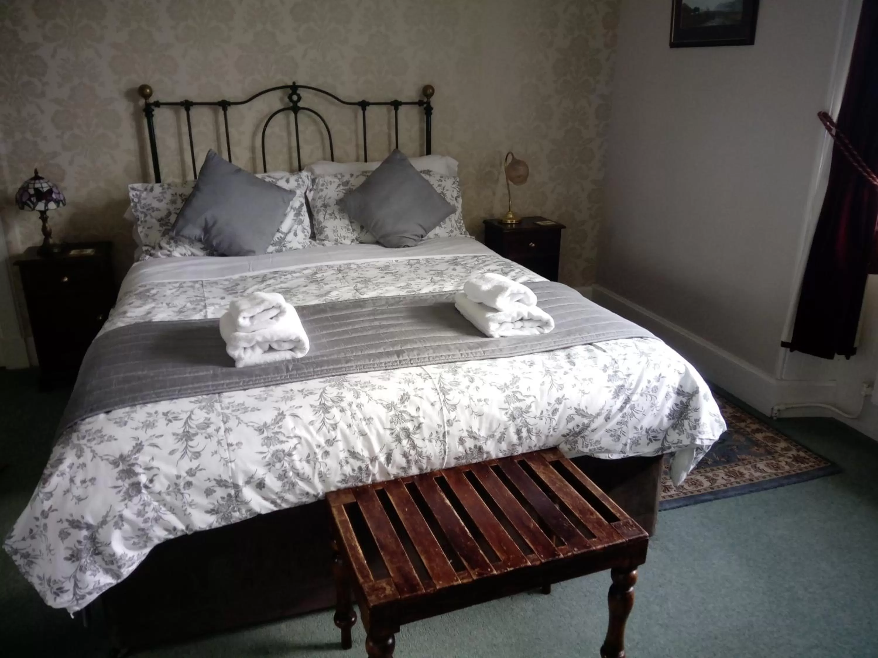 Bed in Dunallan Guest House