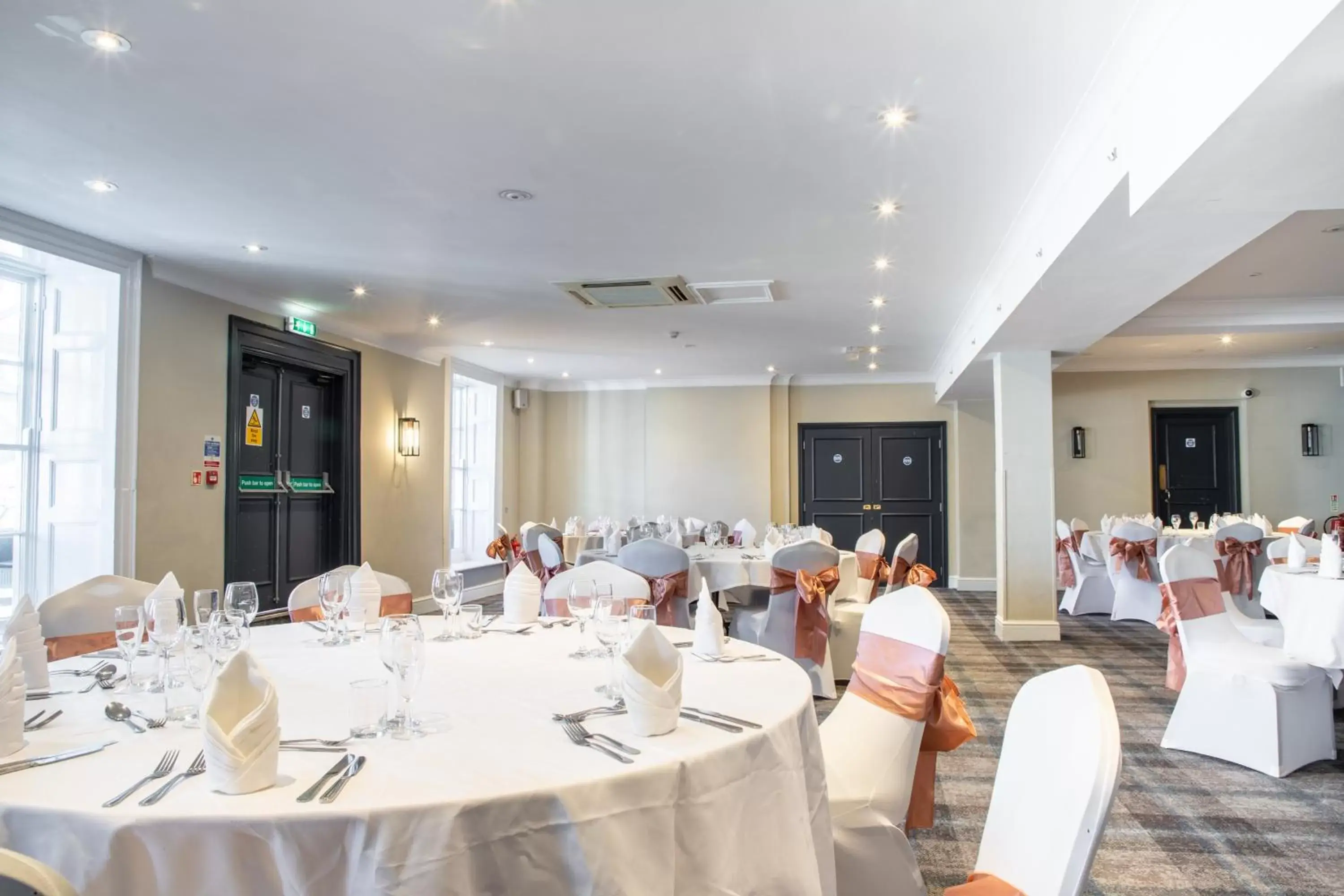 Banquet/Function facilities, Banquet Facilities in Arnos Manor Hotel