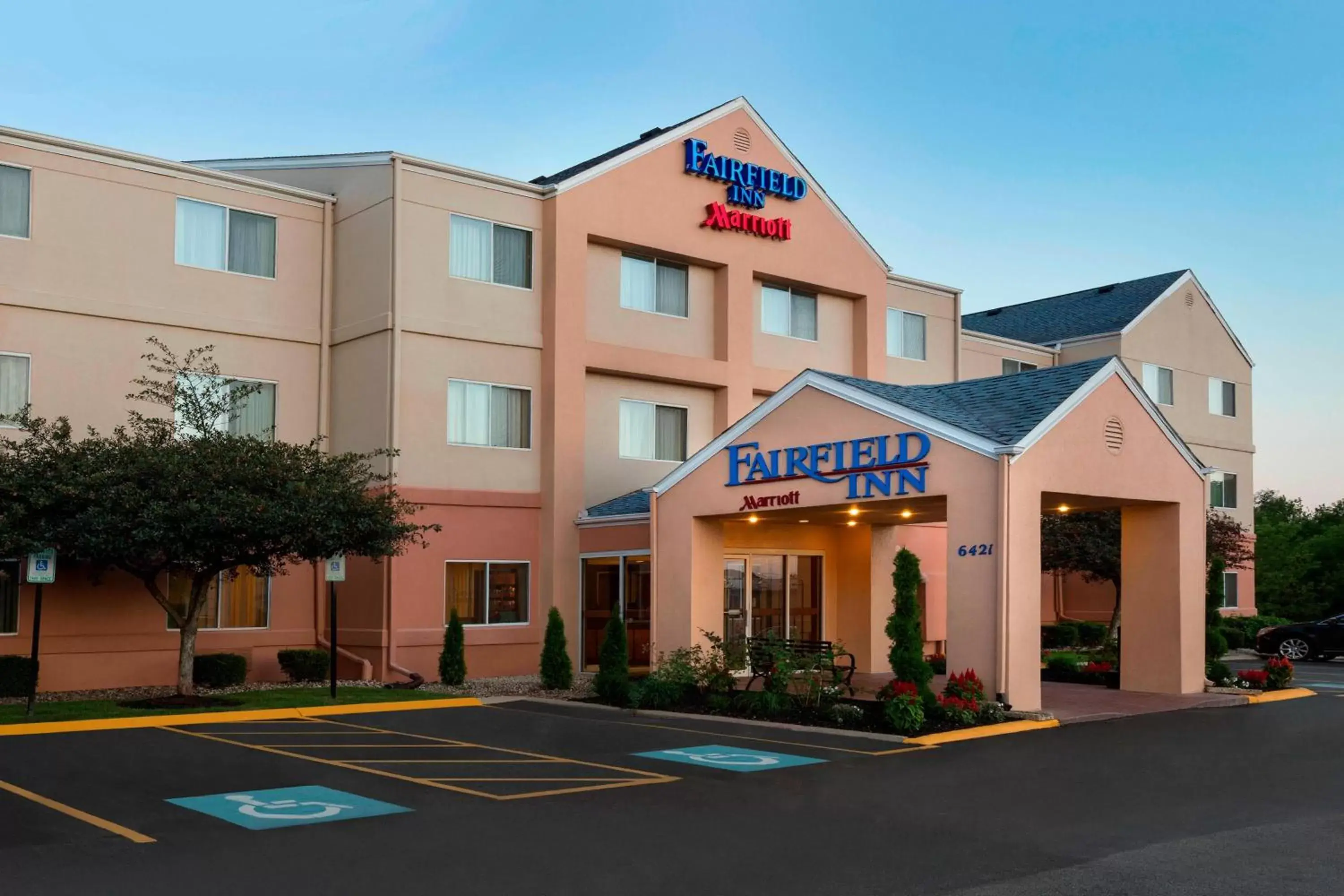 Property Building in Fairfield Inn Racine