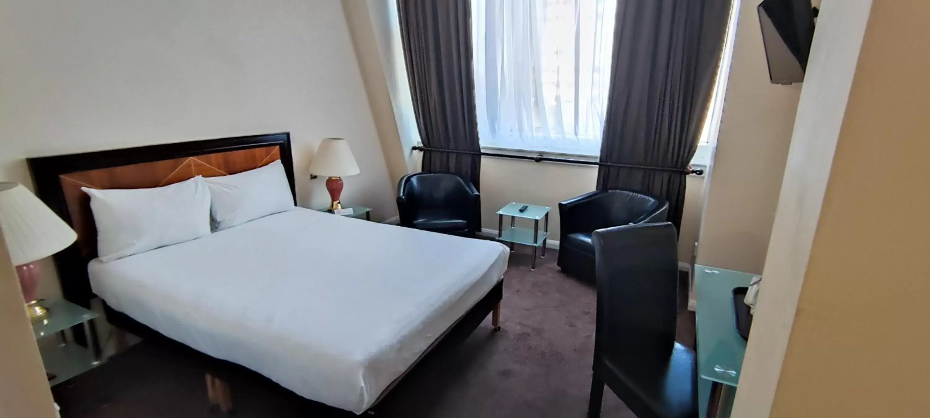 Bed in Britannia Hotel City Centre Manchester