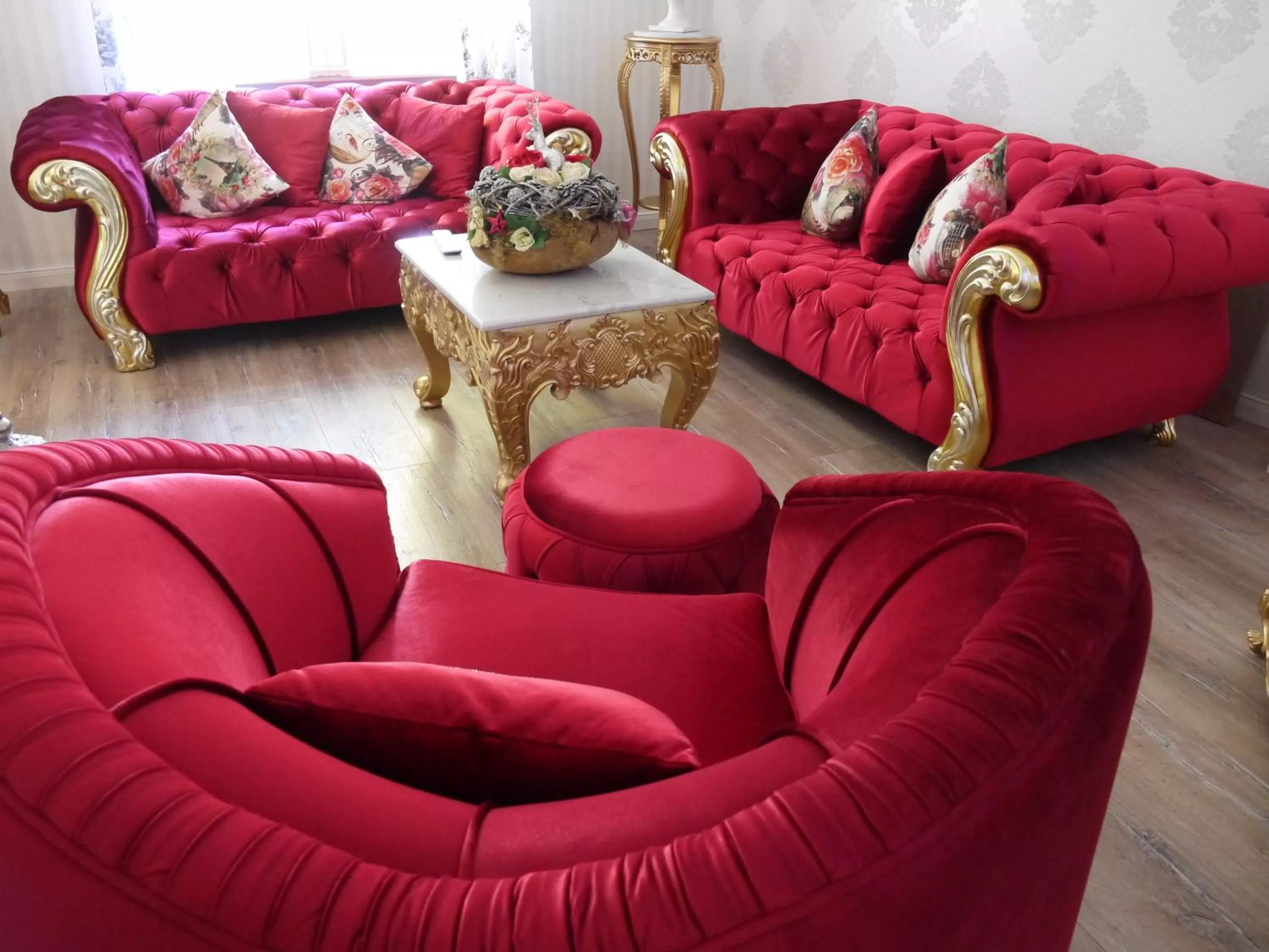 Communal lounge/ TV room in Boutiquehotel Villa Rosenhof