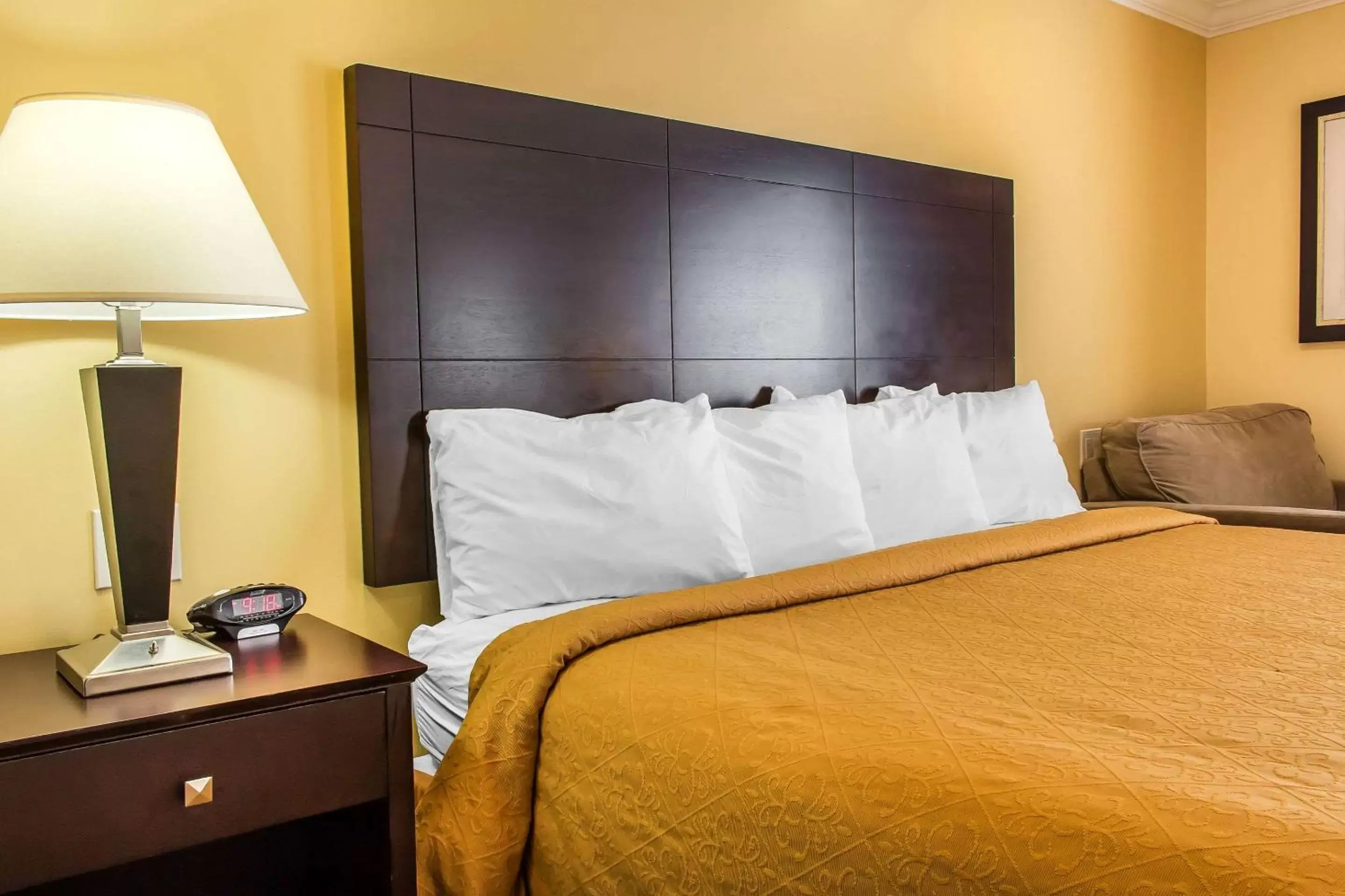 Photo of the whole room, Bed in Quality Inn near Mountain Creek