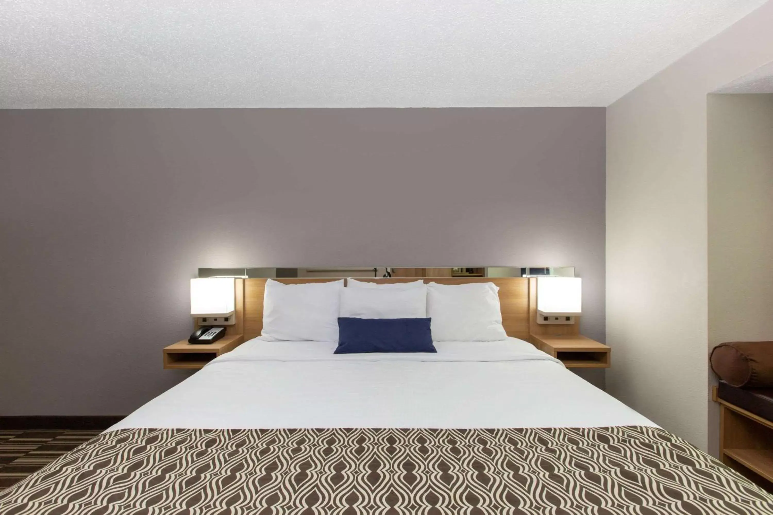 Photo of the whole room, Bed in Microtel Inn & Suites by Wyndham Augusta/Riverwatch