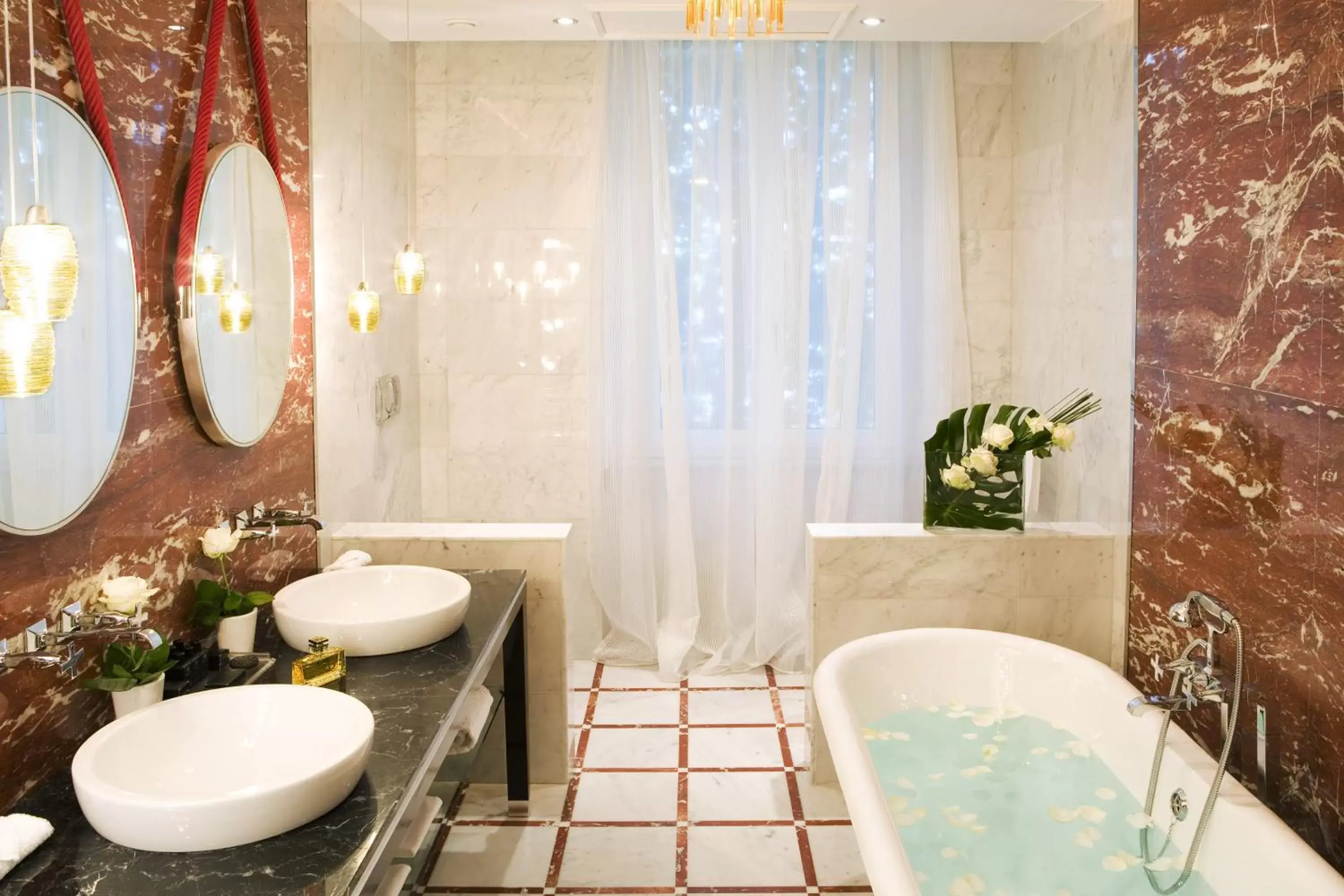 Bathroom in Baglioni Hotel Regina - The Leading Hotels of the World