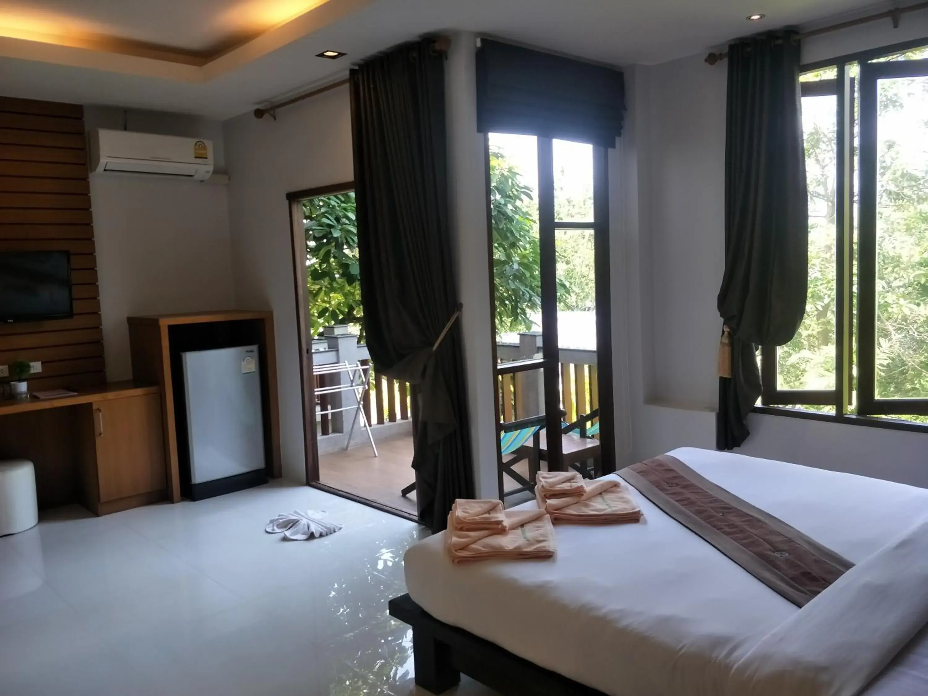 Bedroom, Bed in Lanta Intanin Resort - SHA Extra Plus