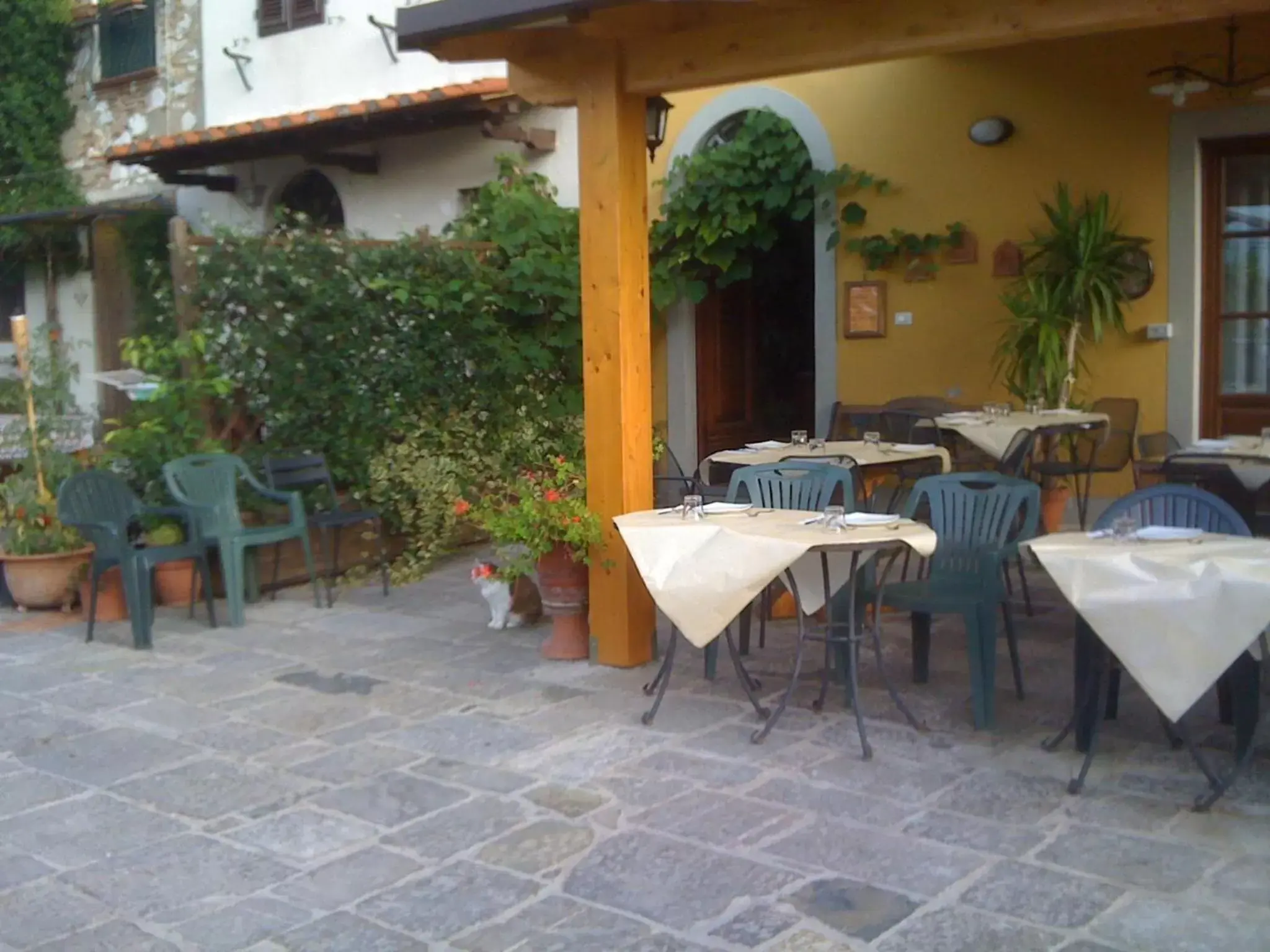 Balcony/Terrace, Restaurant/Places to Eat in B&B Il Casale di Nanni