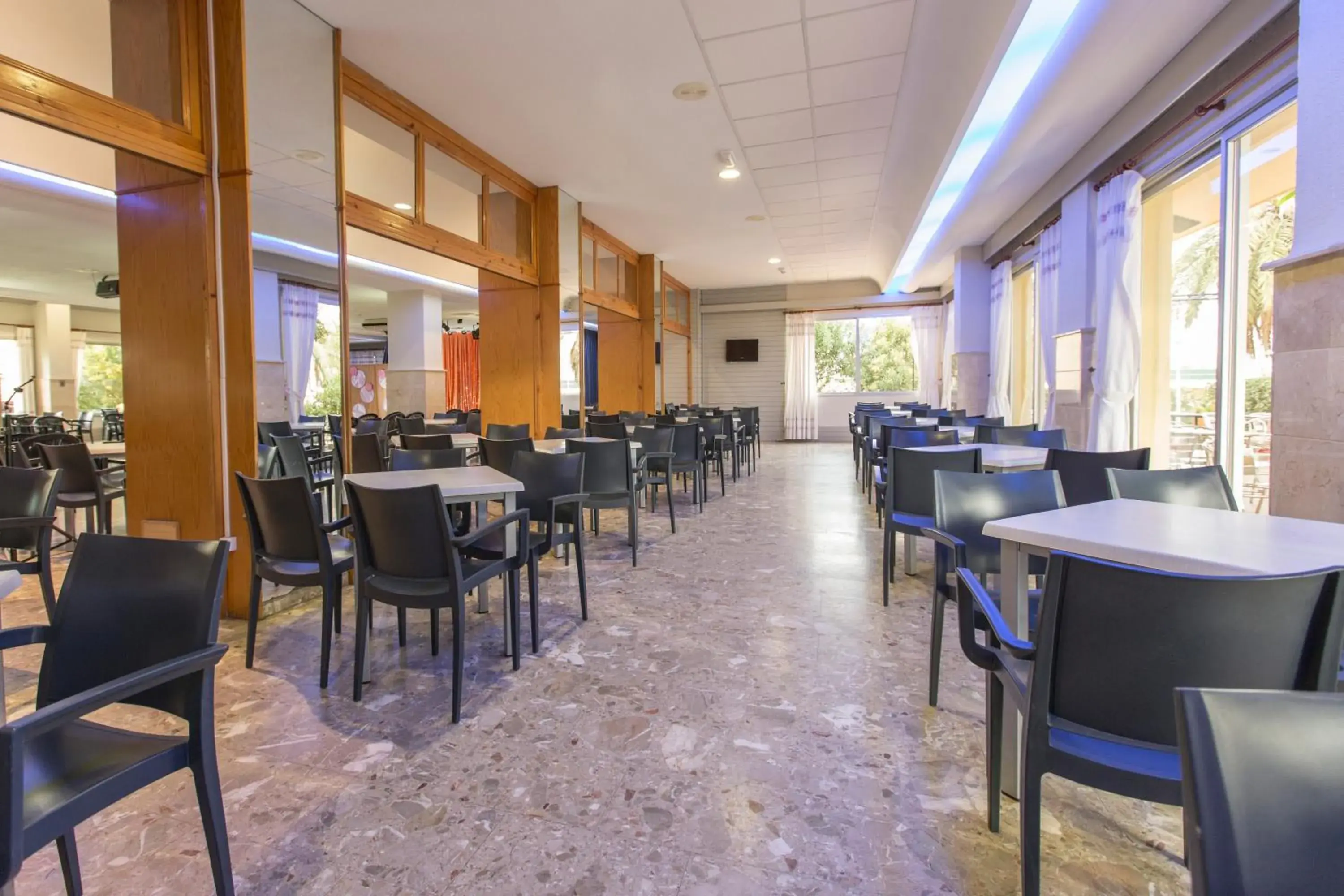 Lounge or bar, Restaurant/Places to Eat in Hotel Tres Anclas