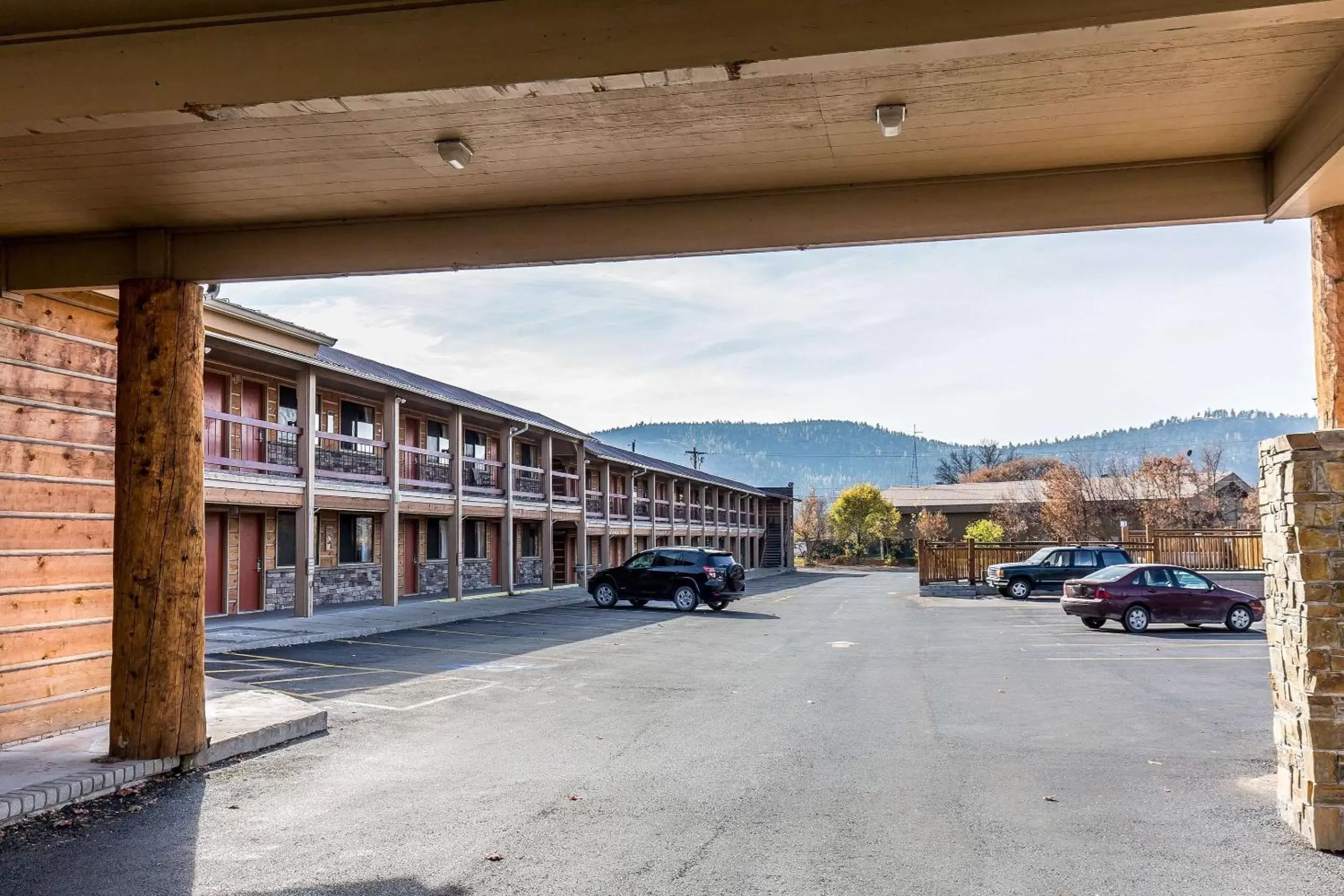 Property Building in Econo Lodge Inn & Suites Kalispell