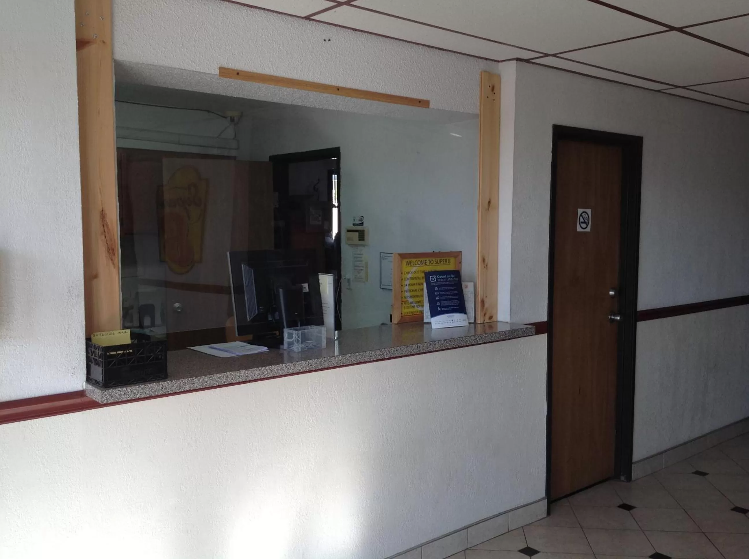 Super 8 by Wyndham Winchester VA