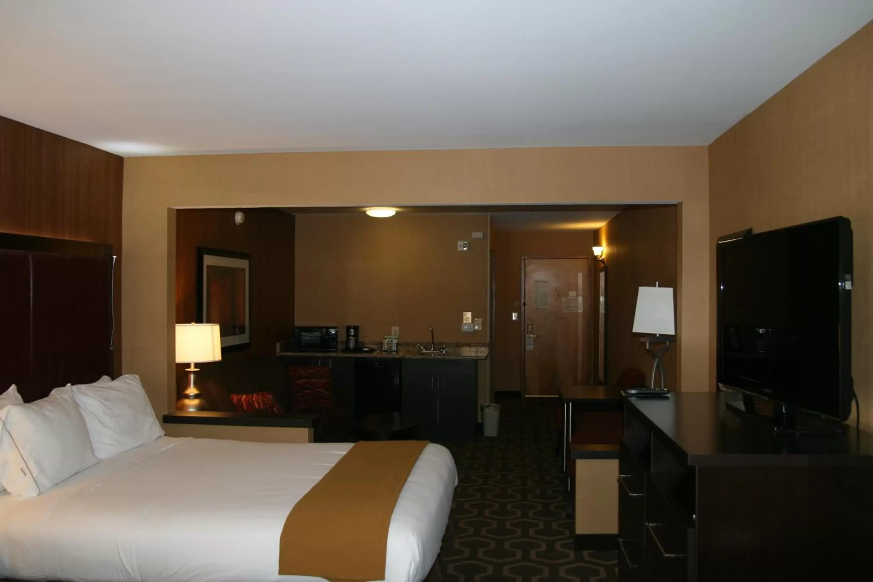 Photo of the whole room in Holiday Inn Express Hotel & Suites Vineland Millville, an IHG Hotel