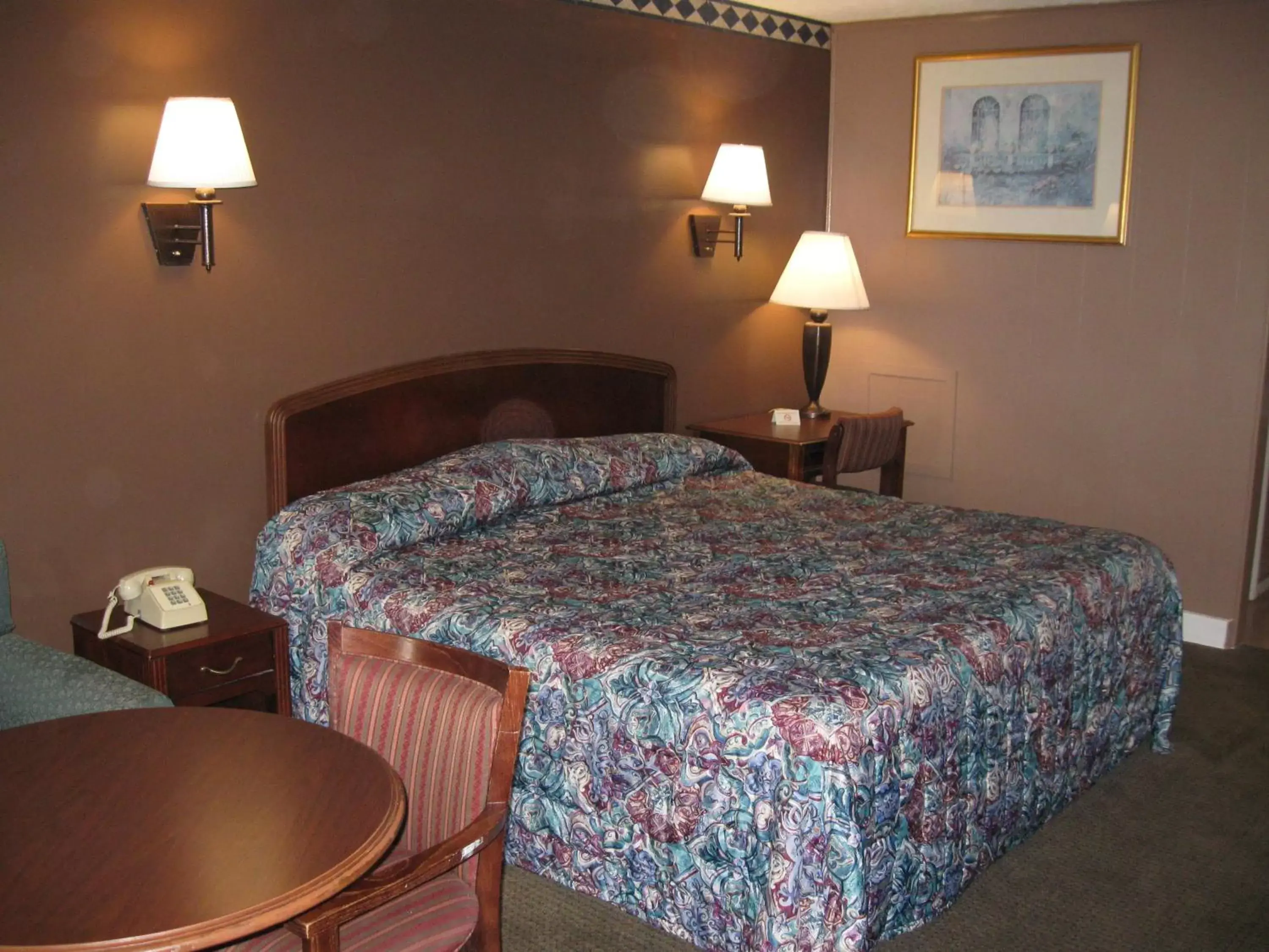 Other, Bed in Fincastle Motor Inn