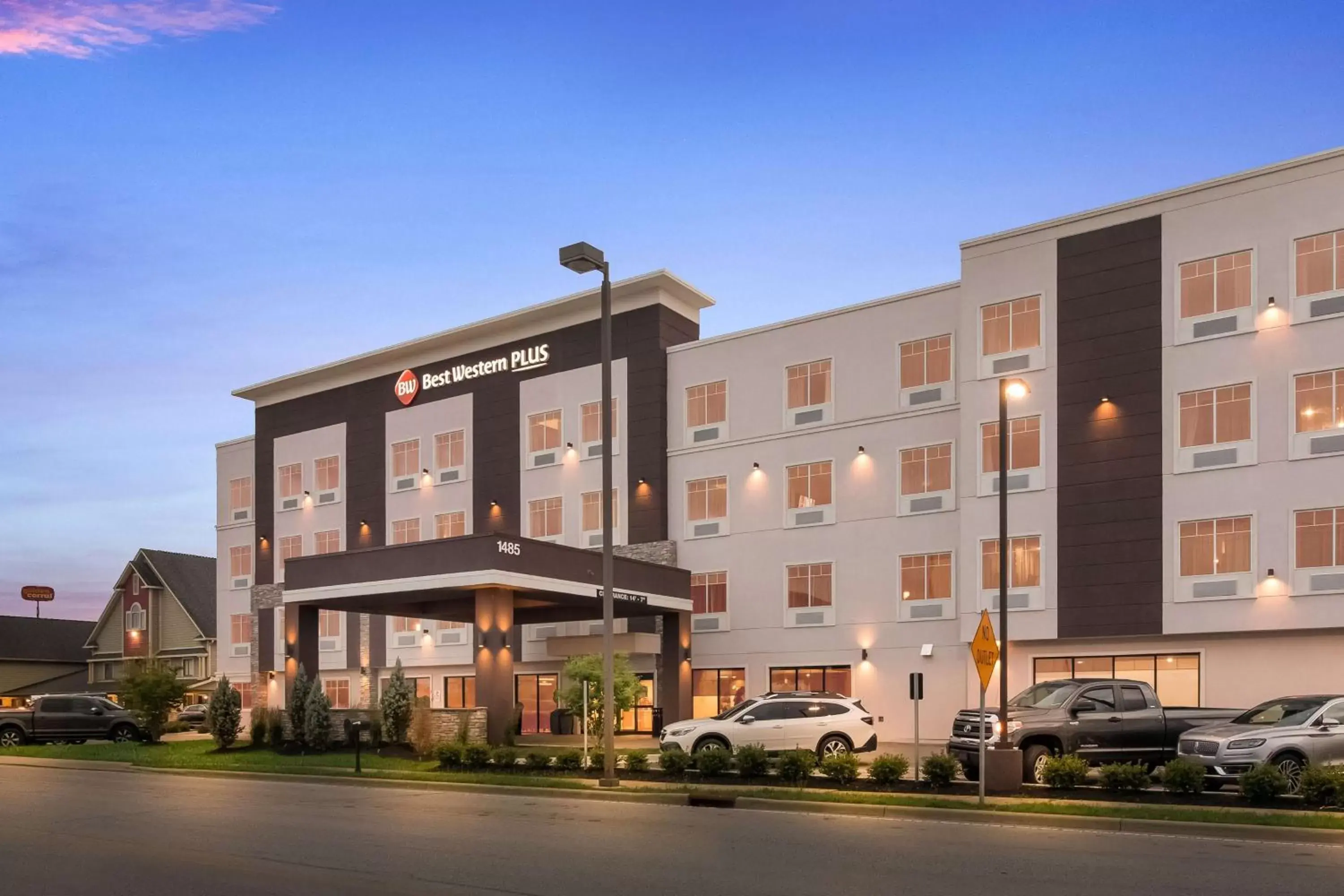 Property Building in Best Western Plus Louisville North