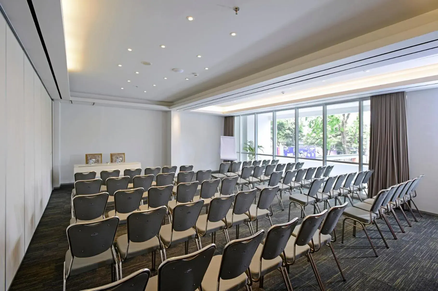 Meeting/conference room in La Lisa Hotel Surabaya