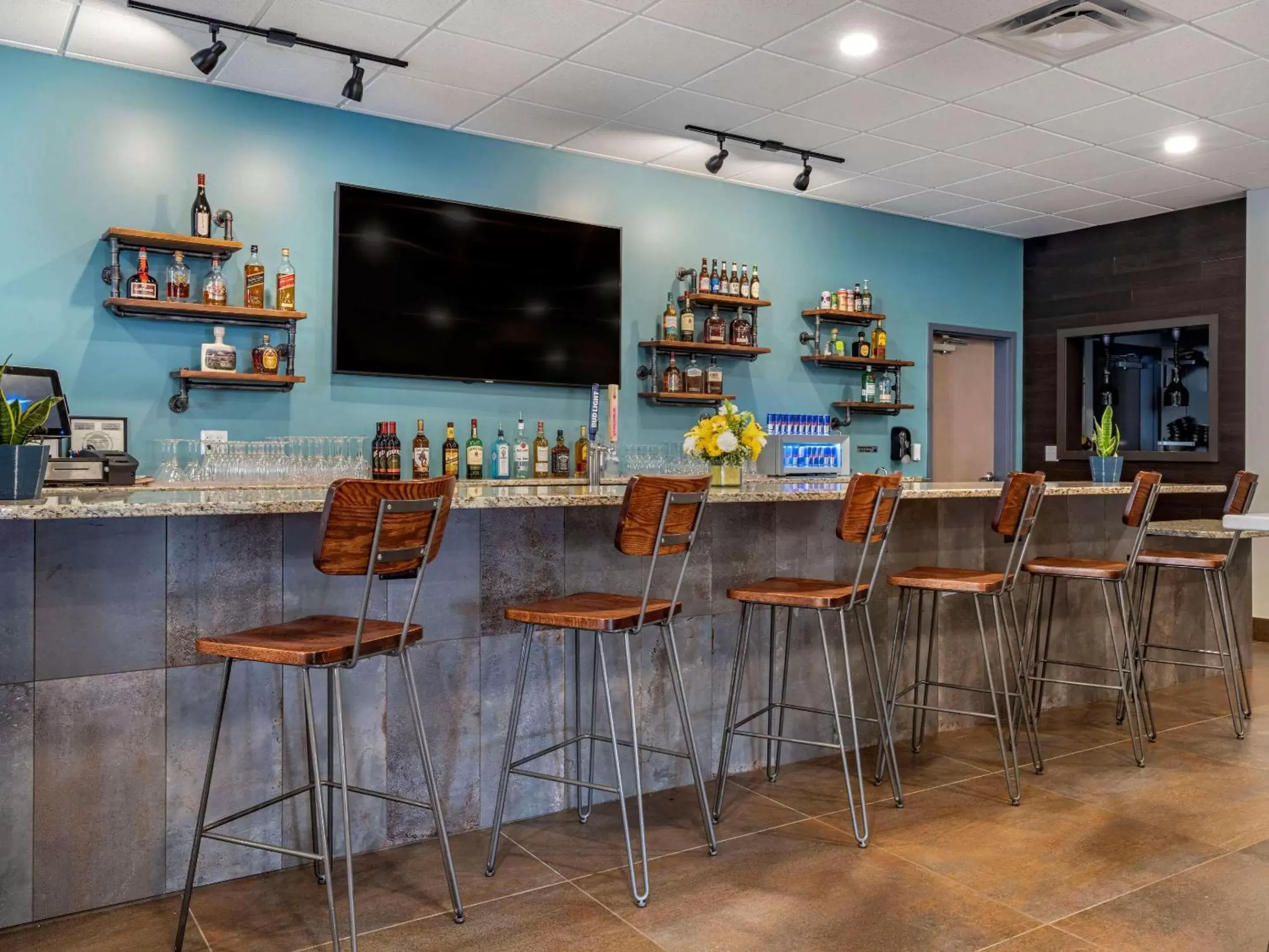 Lounge or bar in The Cranberry, Ascend Hotel Collection