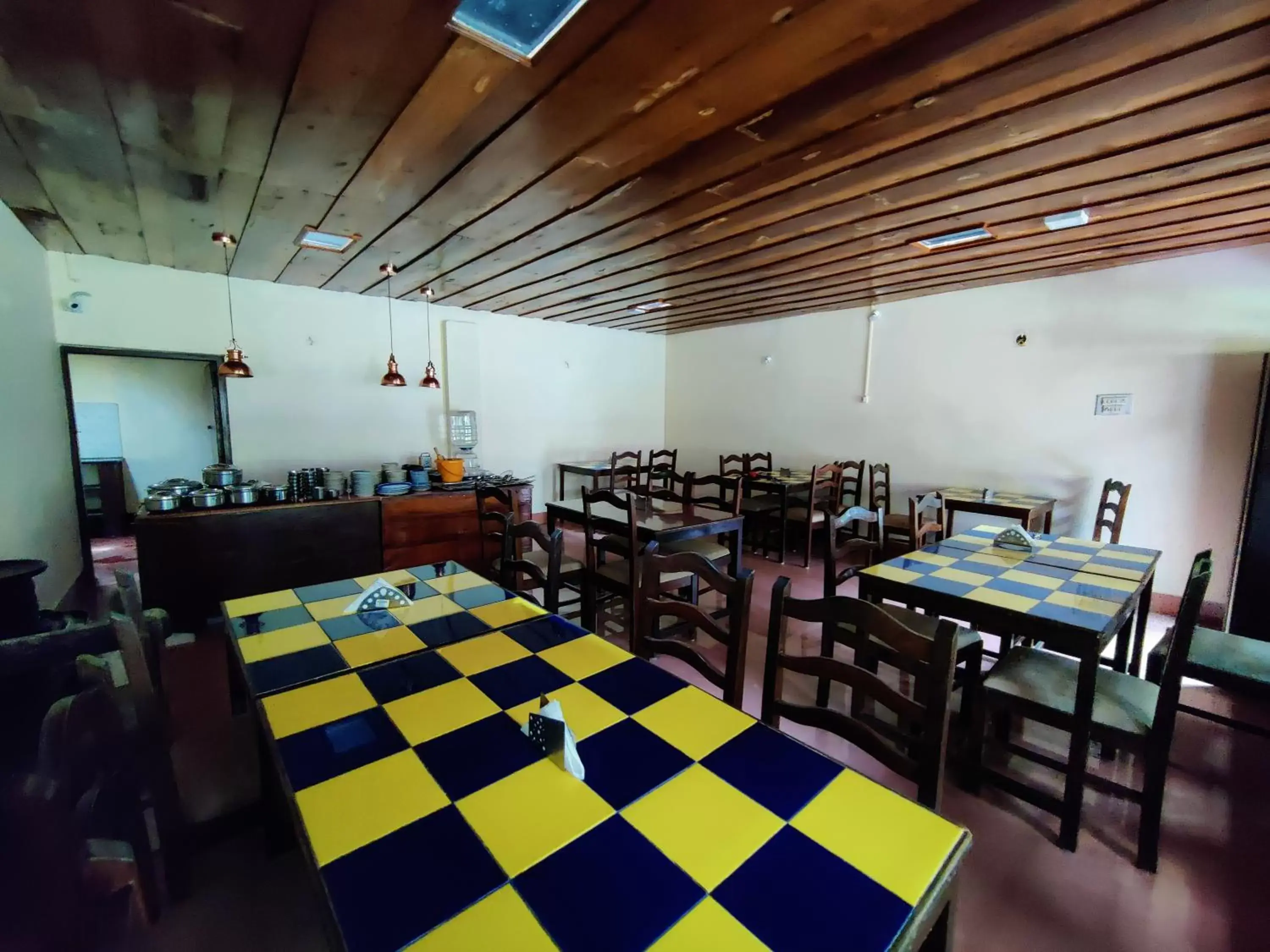 Restaurant/Places to Eat in Hotel Samrat