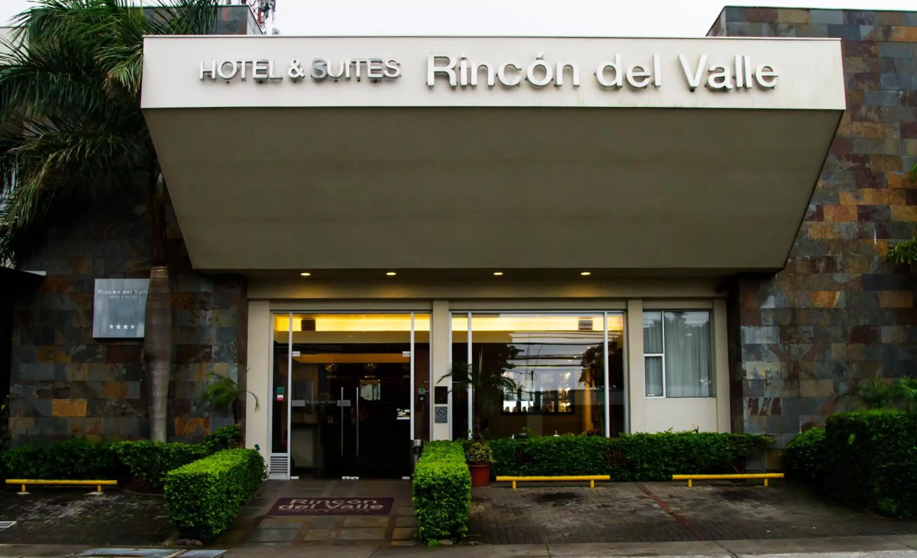 Facade/entrance in Rincon del Valle Hotel & Suites