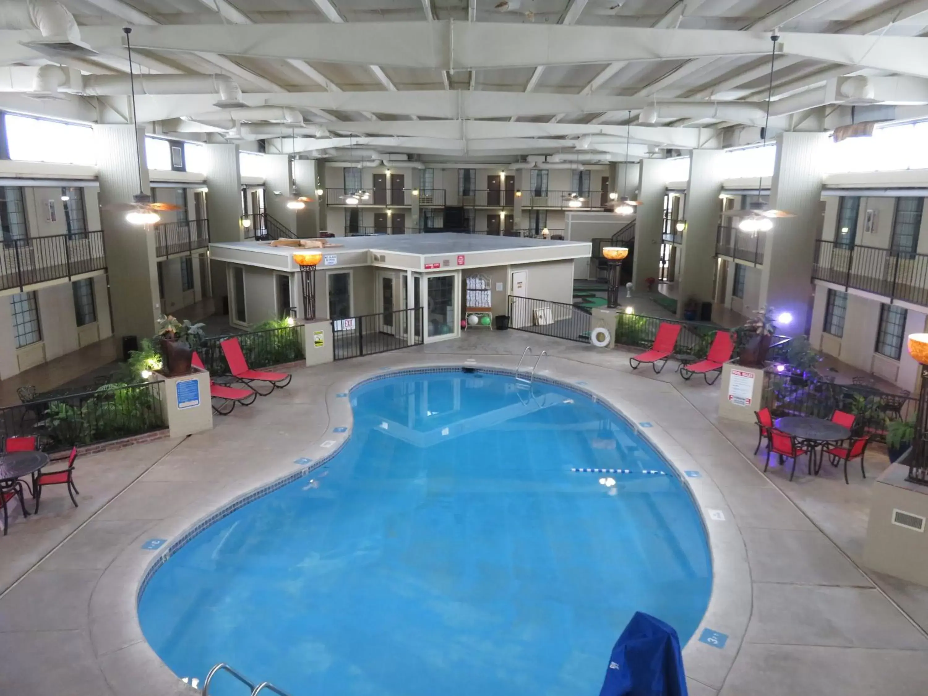 Swimming Pool in Northwest Inn