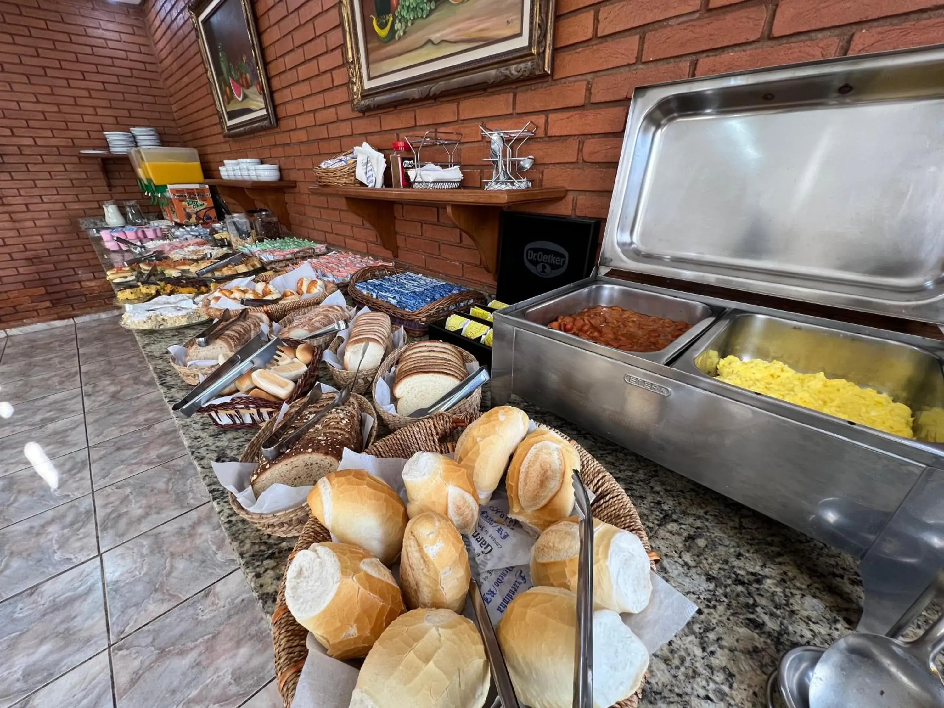 Breakfast, Food in Hotel Garnier