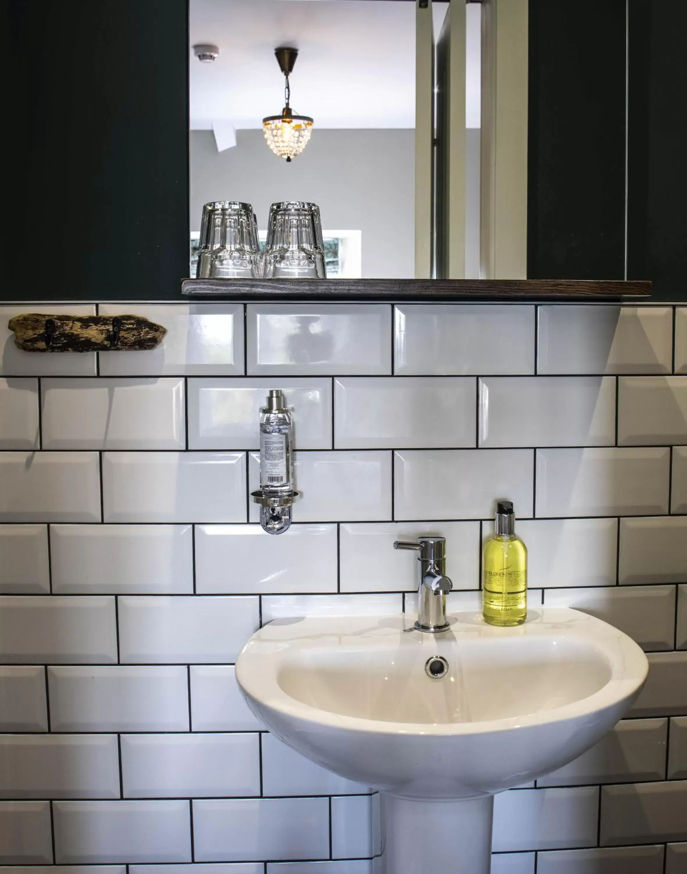 Bathroom in Church House Inn, Churchstow