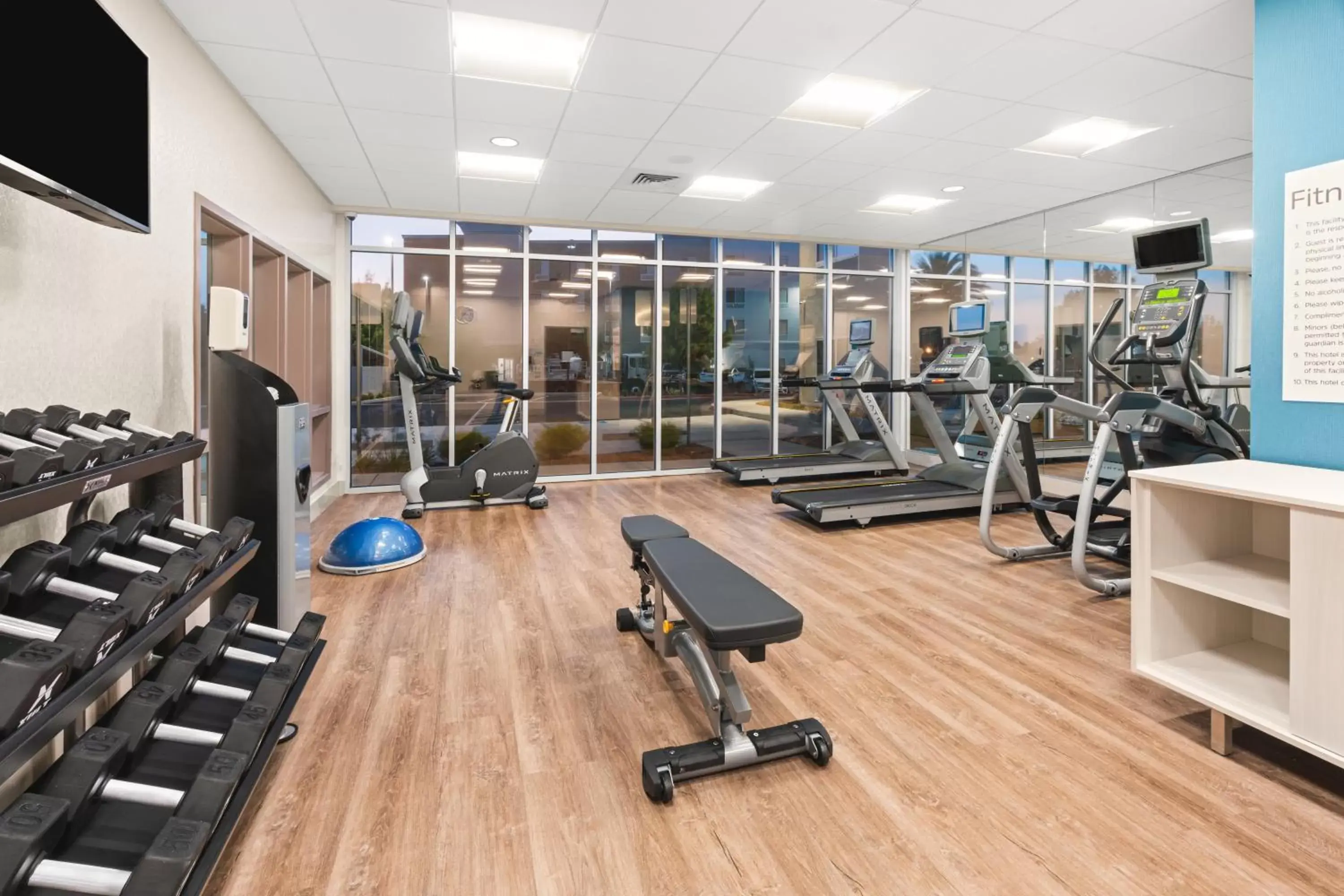 Fitness centre/facilities, Fitness Center/Facilities in Holiday Inn Express & Suites - Suisun City, an IHG Hotel