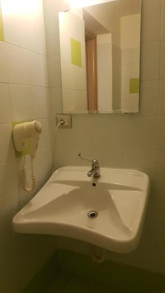 Bathroom in Hotel Sharing