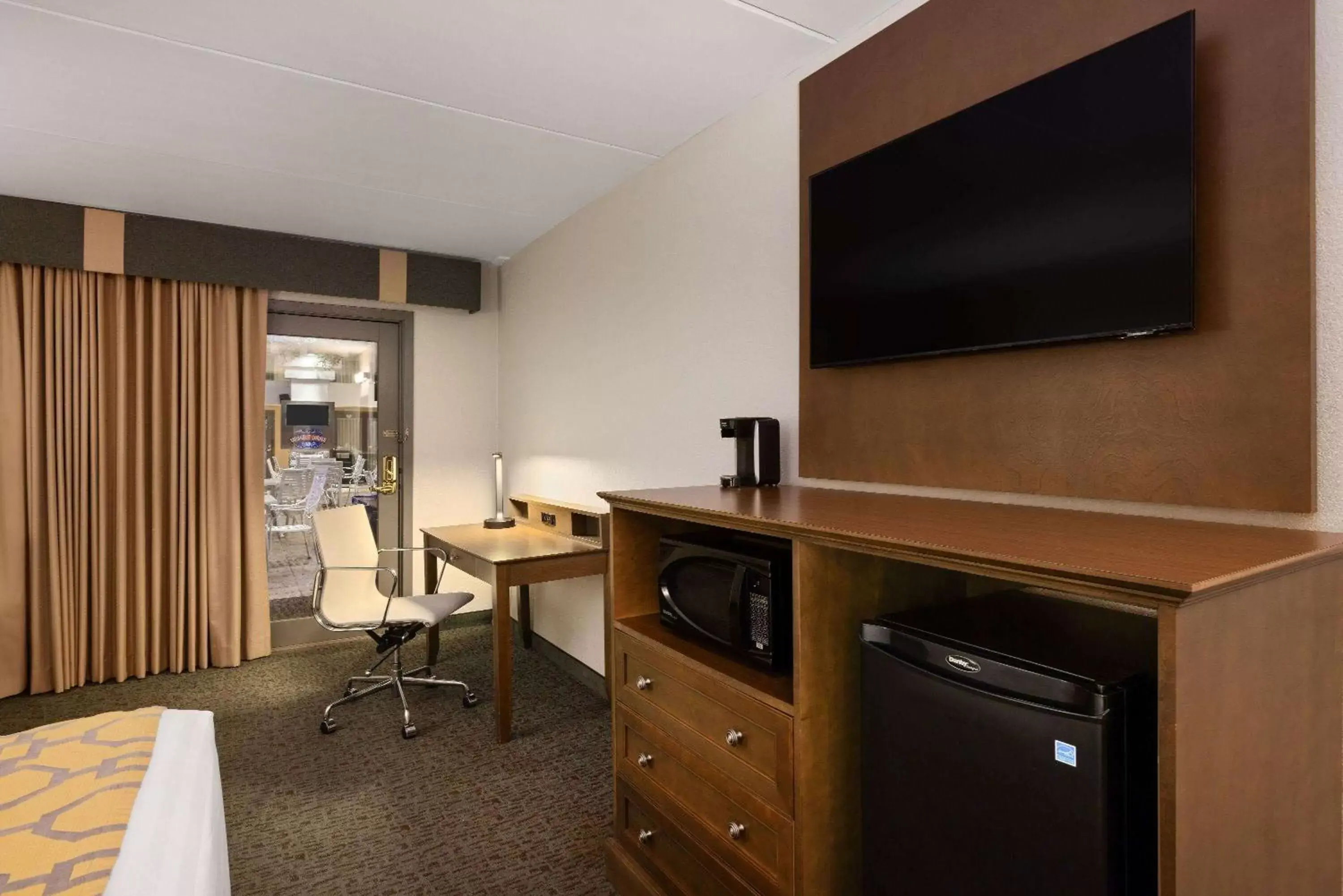 Photo of the whole room in Baymont by Wyndham Shakopee Photo of the whole room in Baymont by Wyndham Shakopee