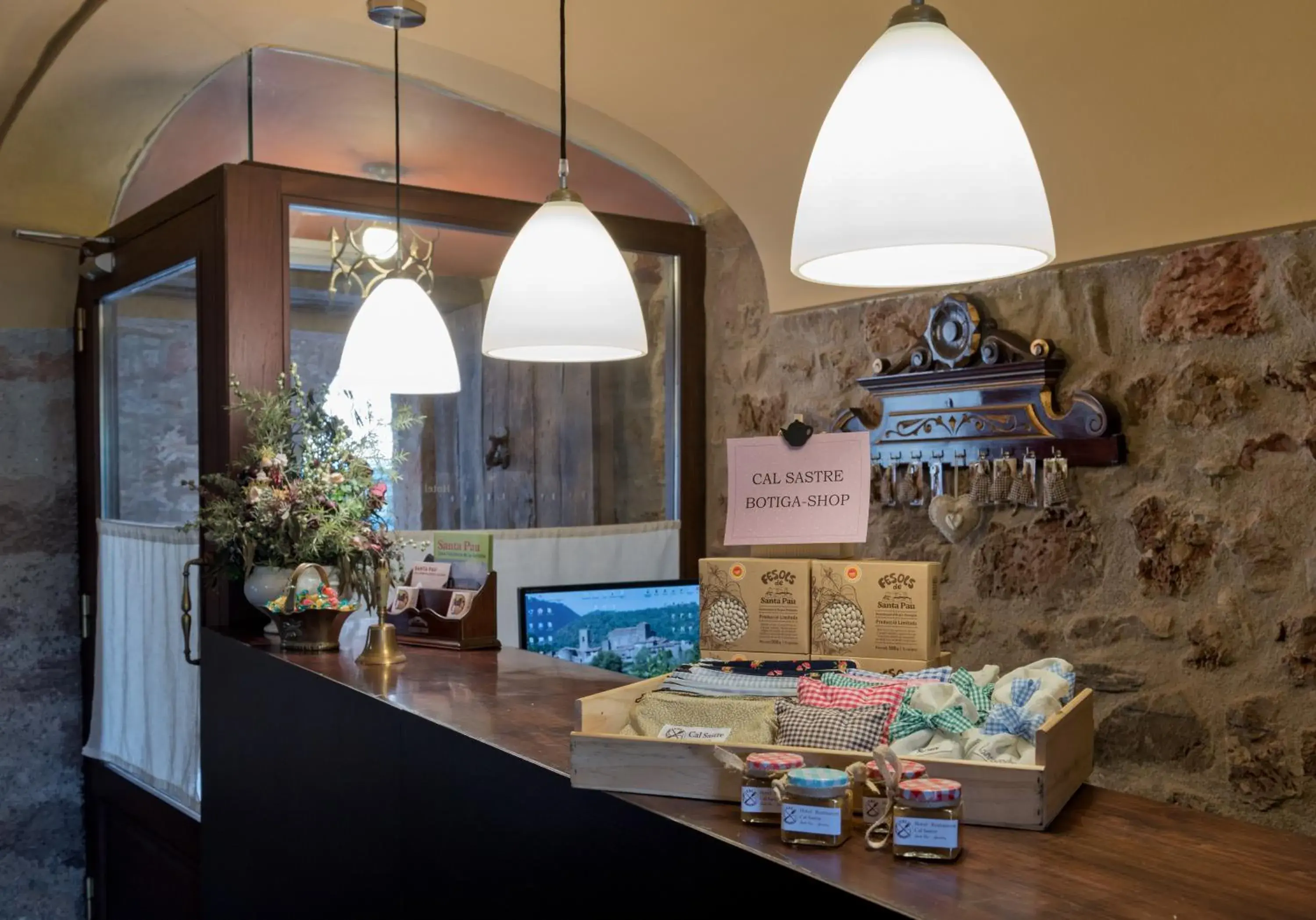 On-site shops in Hotel Cal Sastre