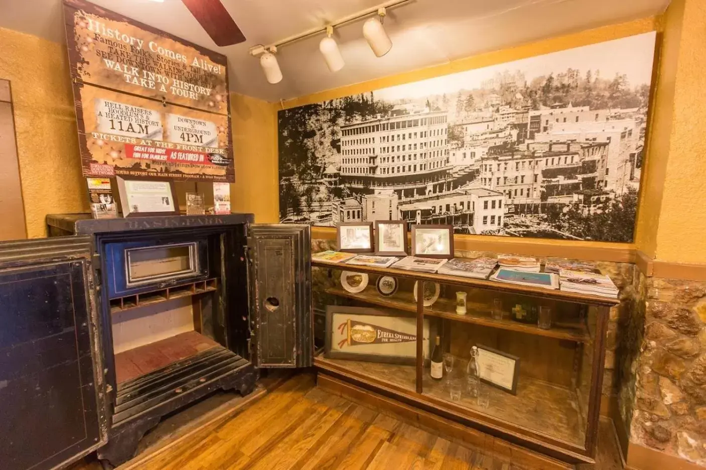 Area and facilities, Kitchen/Kitchenette in 1905 Basin Park Hotel