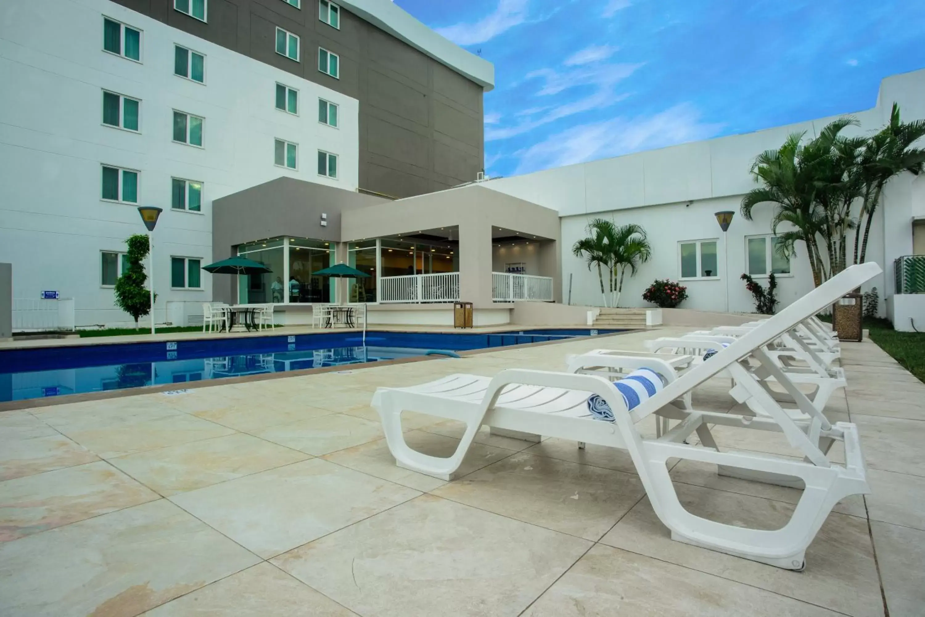 Swimming Pool in Holiday Inn Express Tapachula, an IHG Hotel