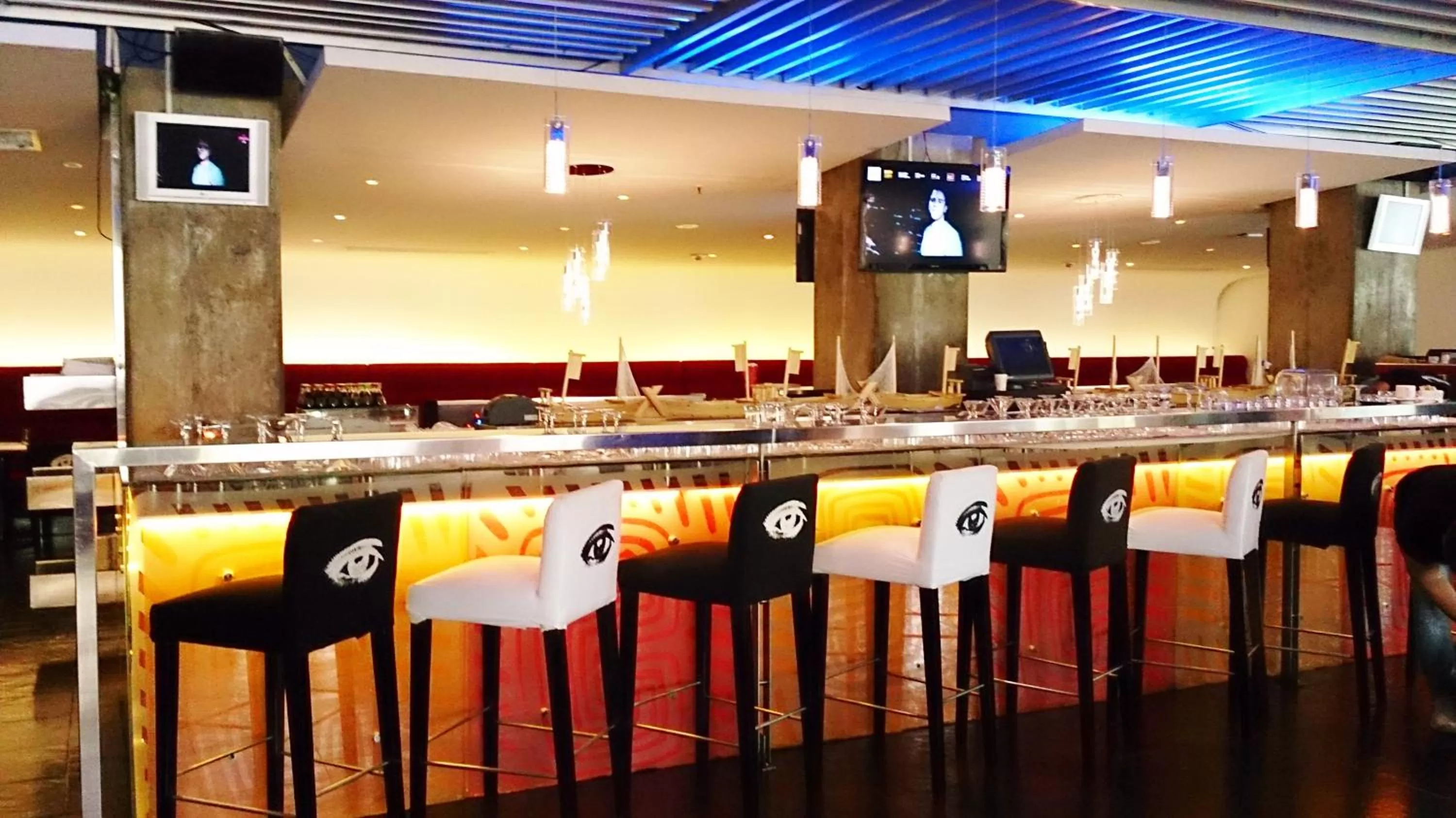 Drinks in Decapolis Hotel Panama City