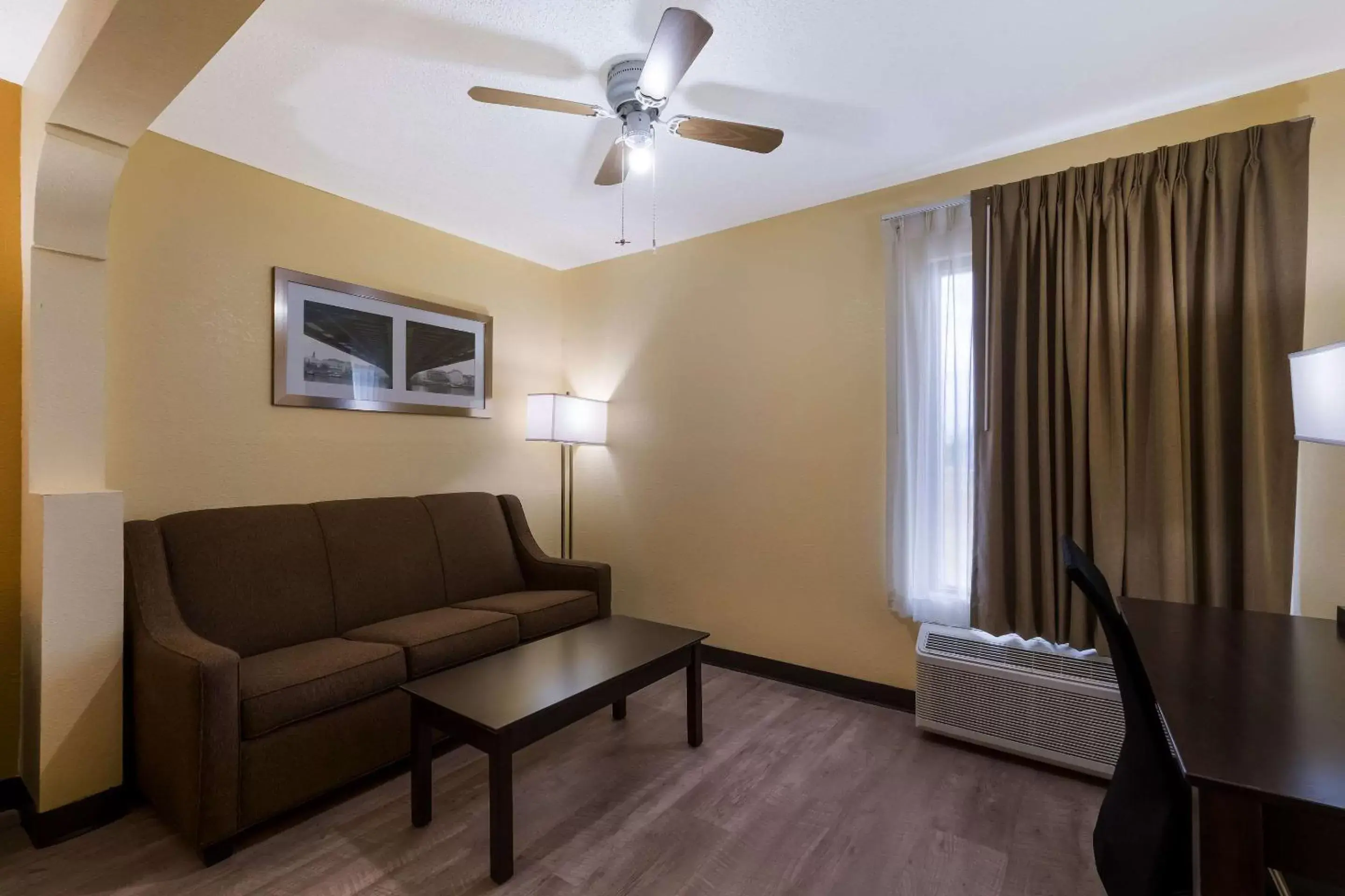 Bedroom, Seating Area in Quality Inn Jefferson at I-85