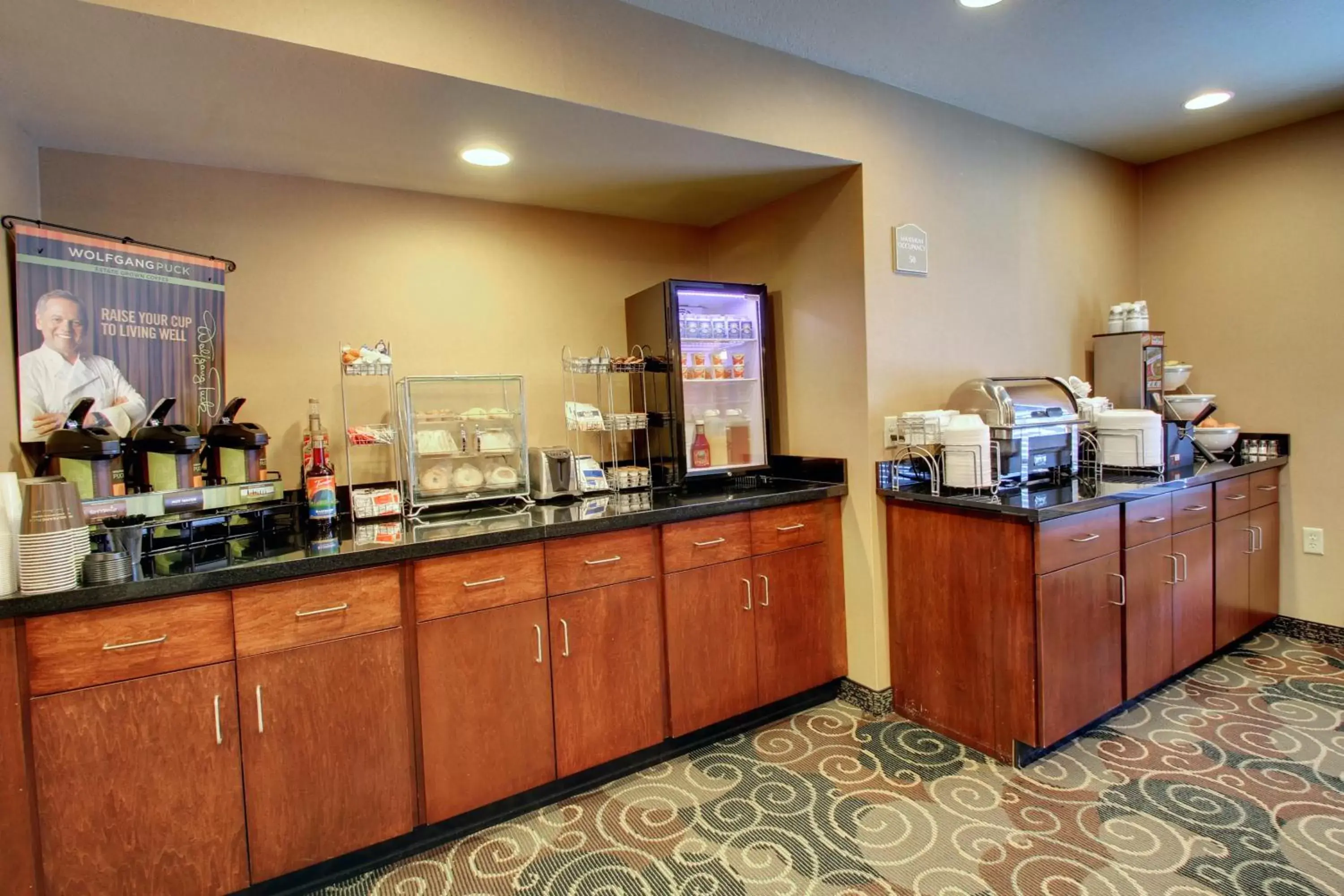 American breakfast, Restaurant/Places to Eat in Cobblestone Inn & Suites - Rugby