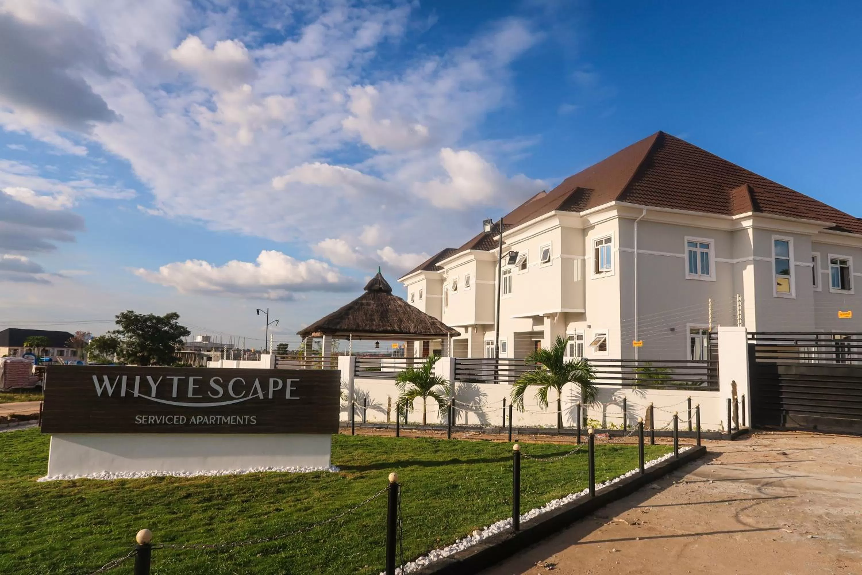 Property building in Whytescape Serviced Apartments