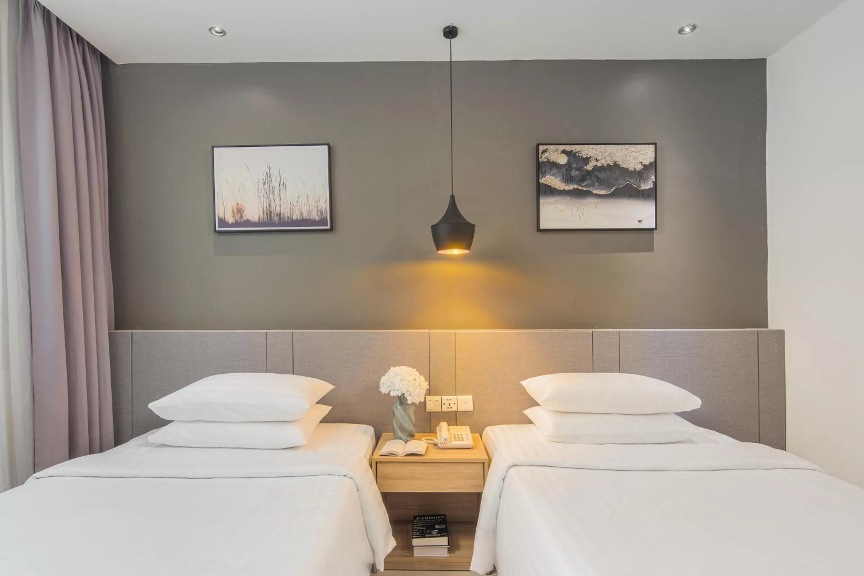 Bedroom, Bed in Altos Hotel