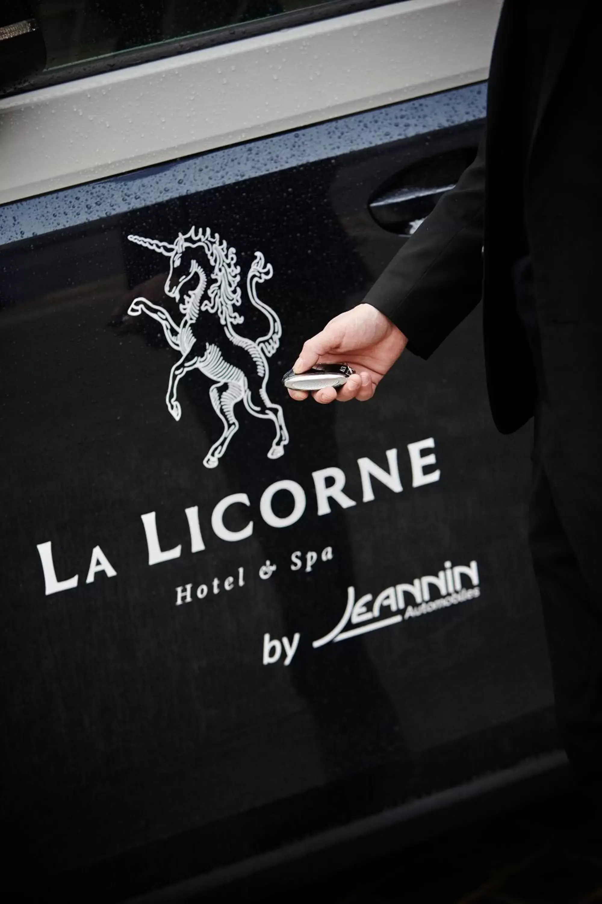 Property logo or sign in La Licorne Hotel & Spa Troyes MGallery